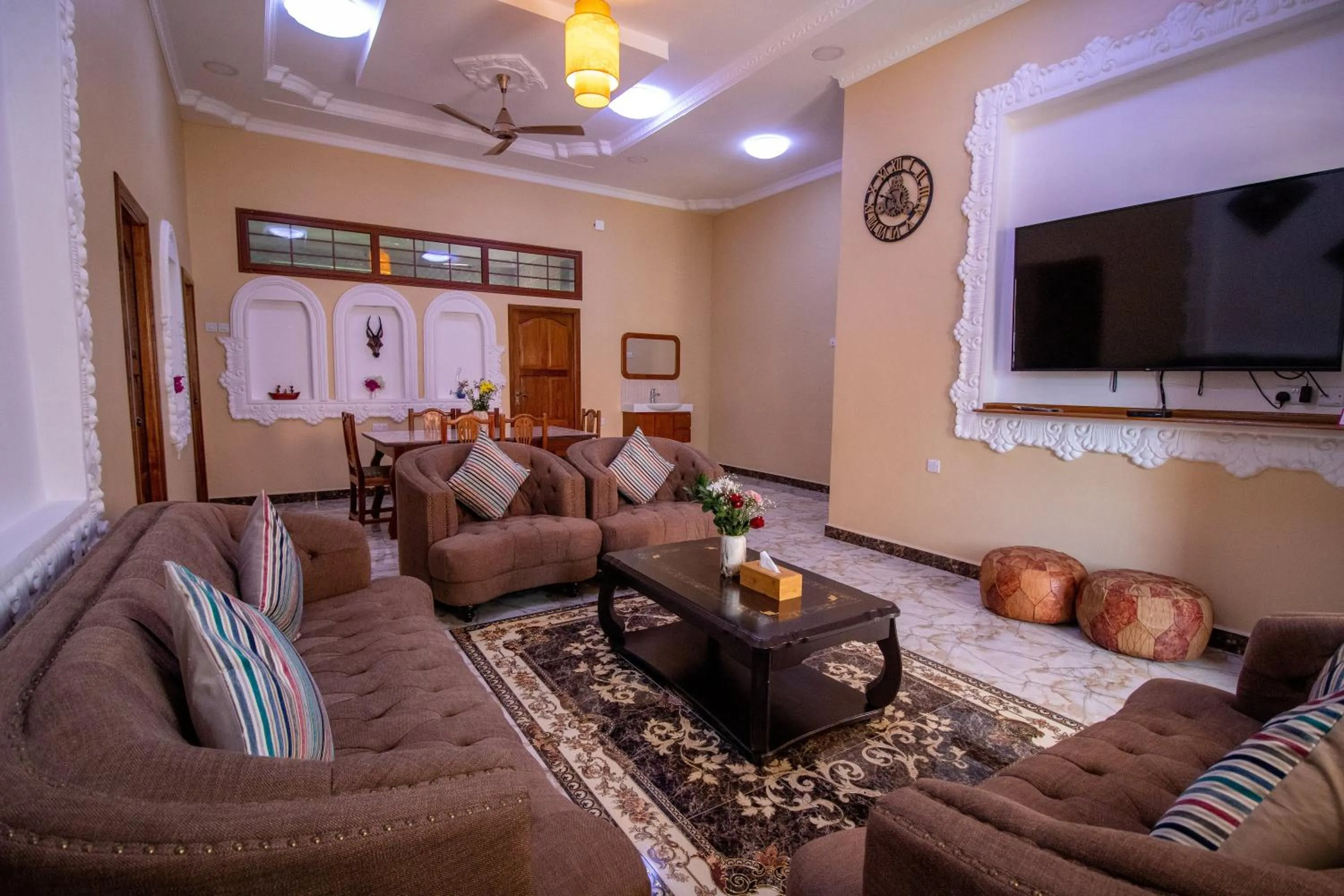 TV and multimedia in Sunny Palms Beach Bungalows