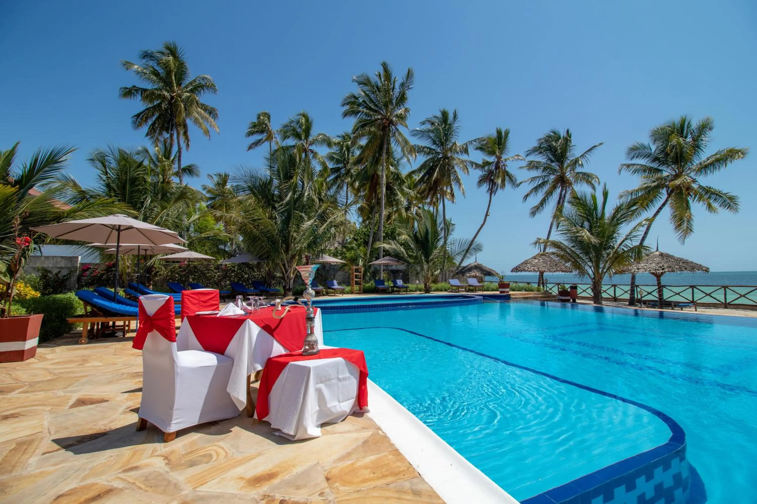 Restaurant/places to eat in Sunny Palms Beach Bungalows