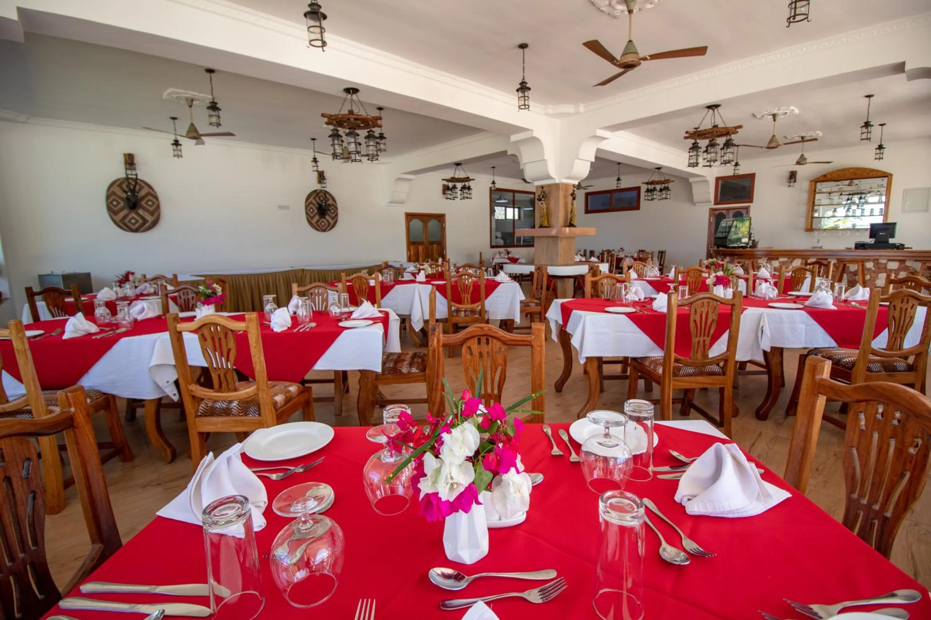Restaurant/places to eat in Sunny Palms Beach Bungalows