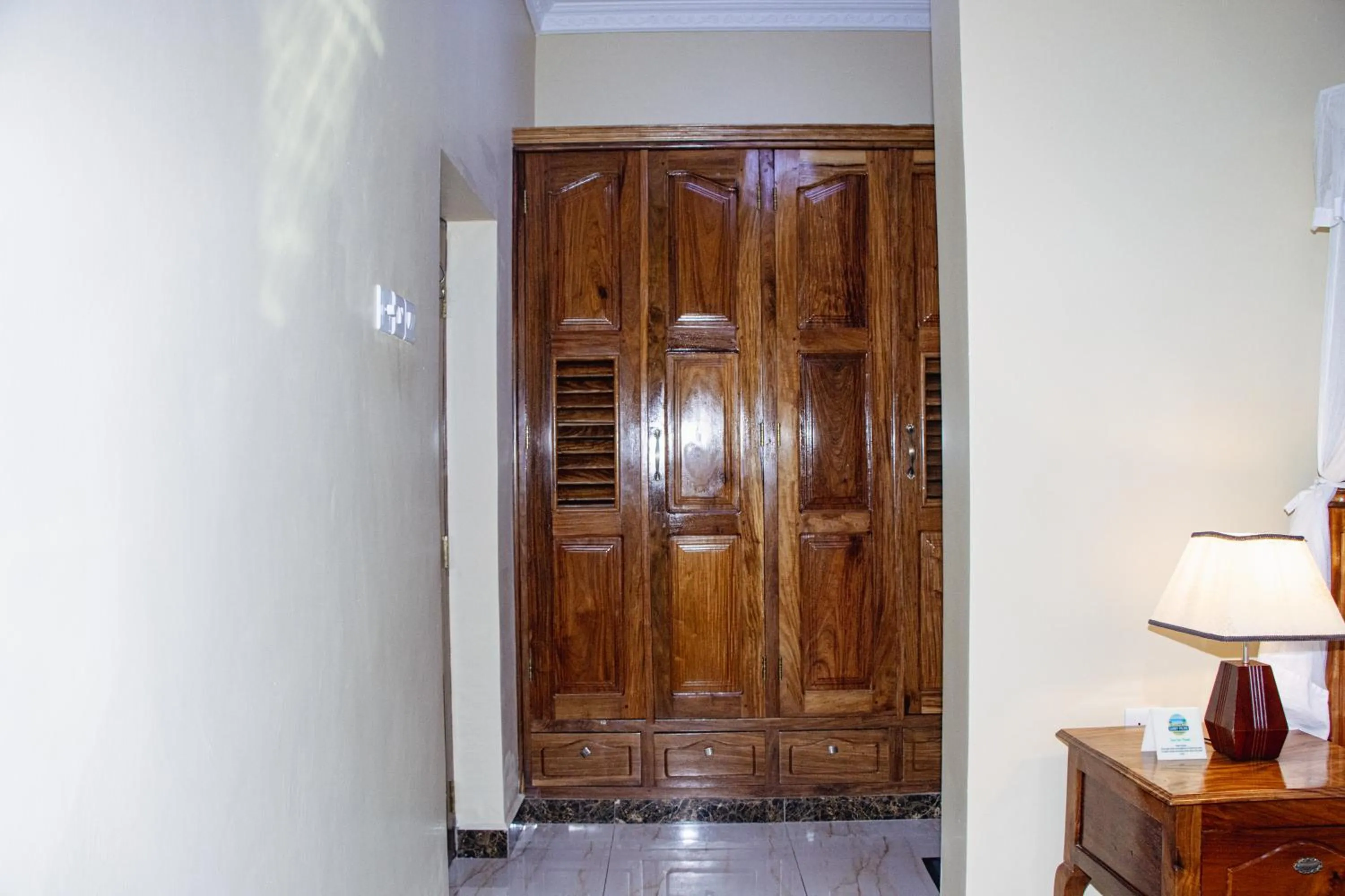 wardrobe in Sunny Palms Beach Bungalows