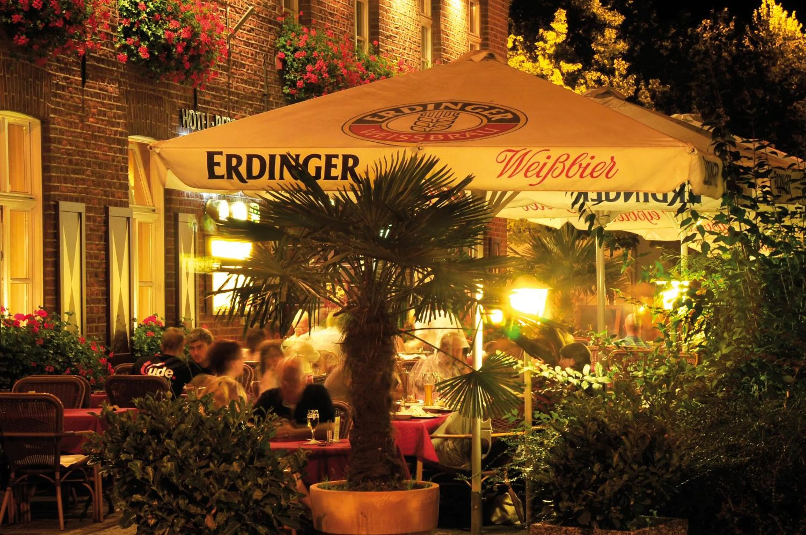 Night in Hotel Restaurant Doppeladler