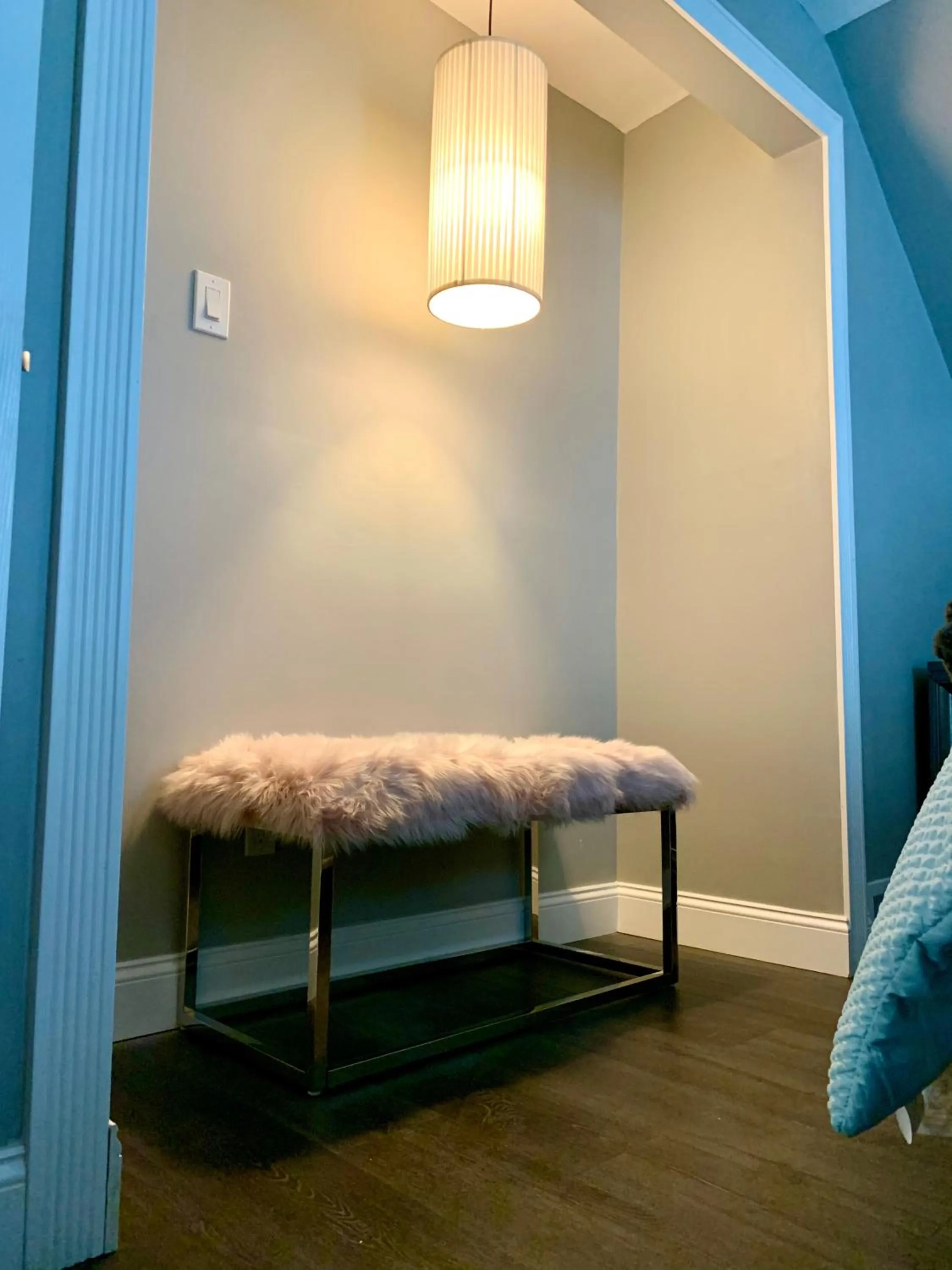 Decorative detail in The Oakwood Cottage- With Private Yard & Parking, Minutes From Falls & Casino by Niagara Hospitality