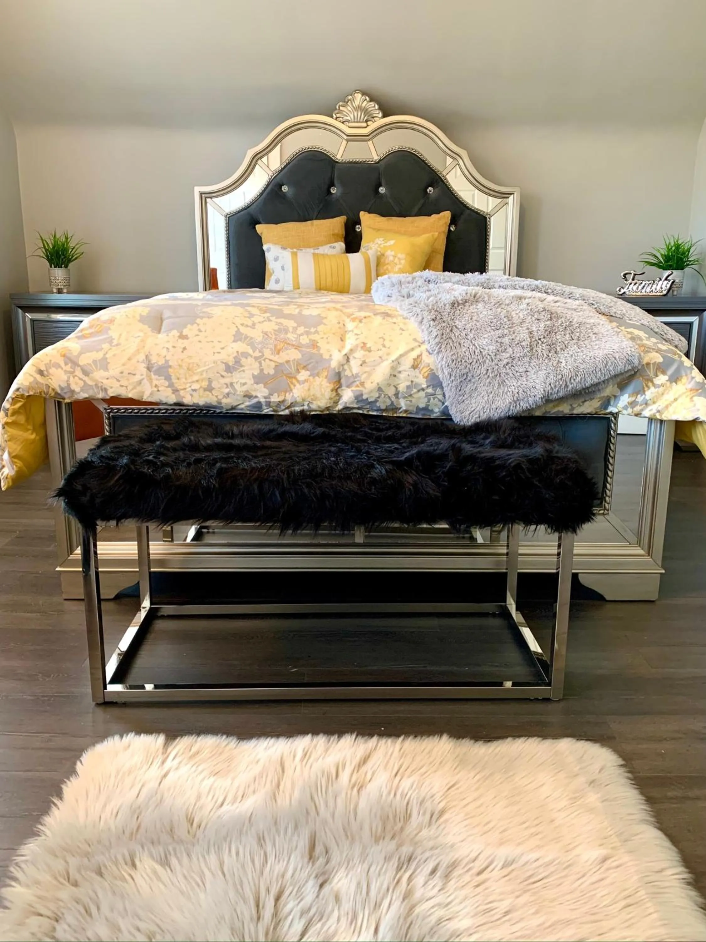 Bed in The Oakwood Cottage- With Private Yard & Parking, Minutes From Falls & Casino by Niagara Hospitality