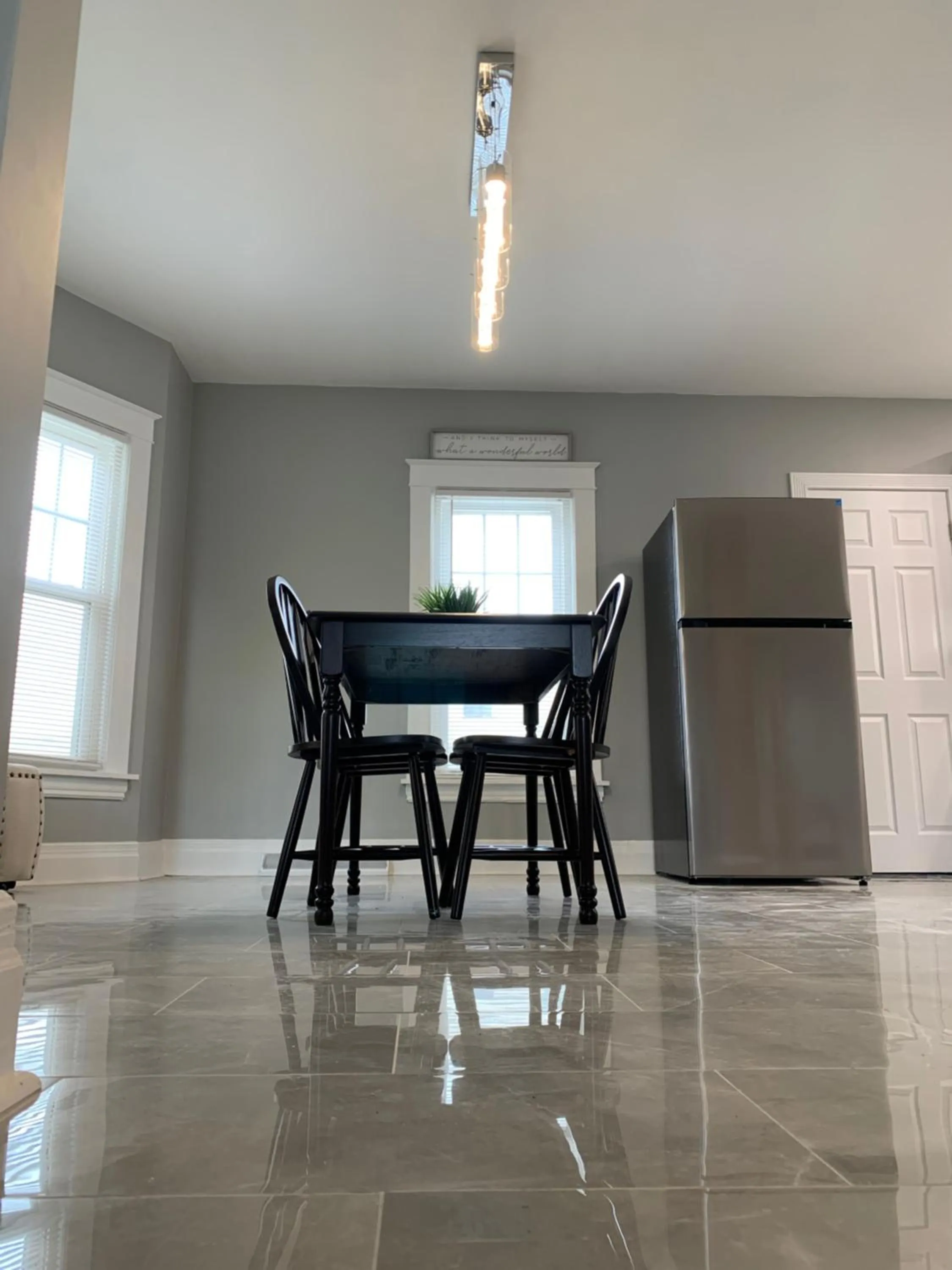 Kitchen or kitchenette in The Oakwood Cottage- With Private Yard & Parking, Minutes From Falls & Casino by Niagara Hospitality