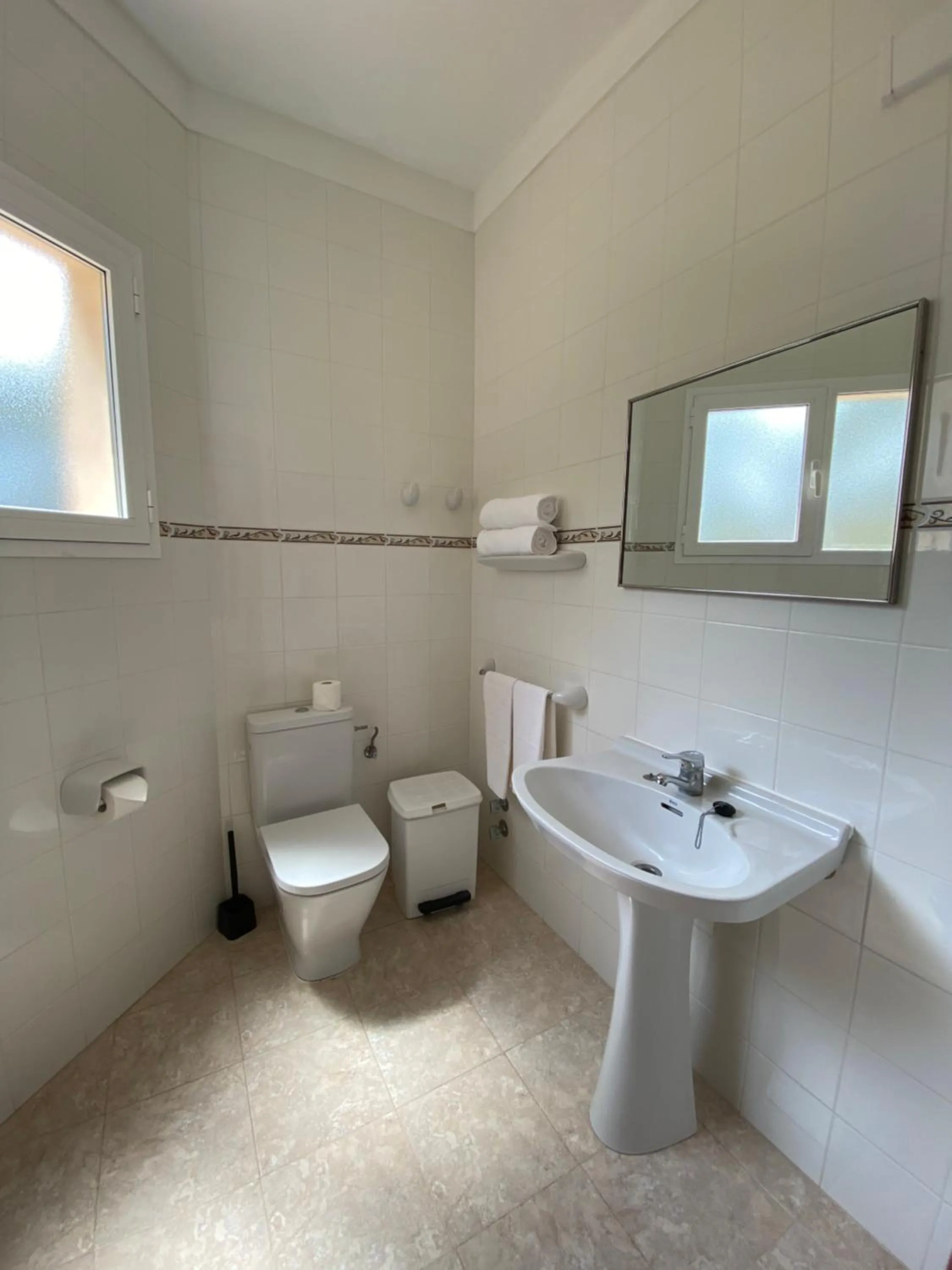 Toilet in Hostal Palmaria