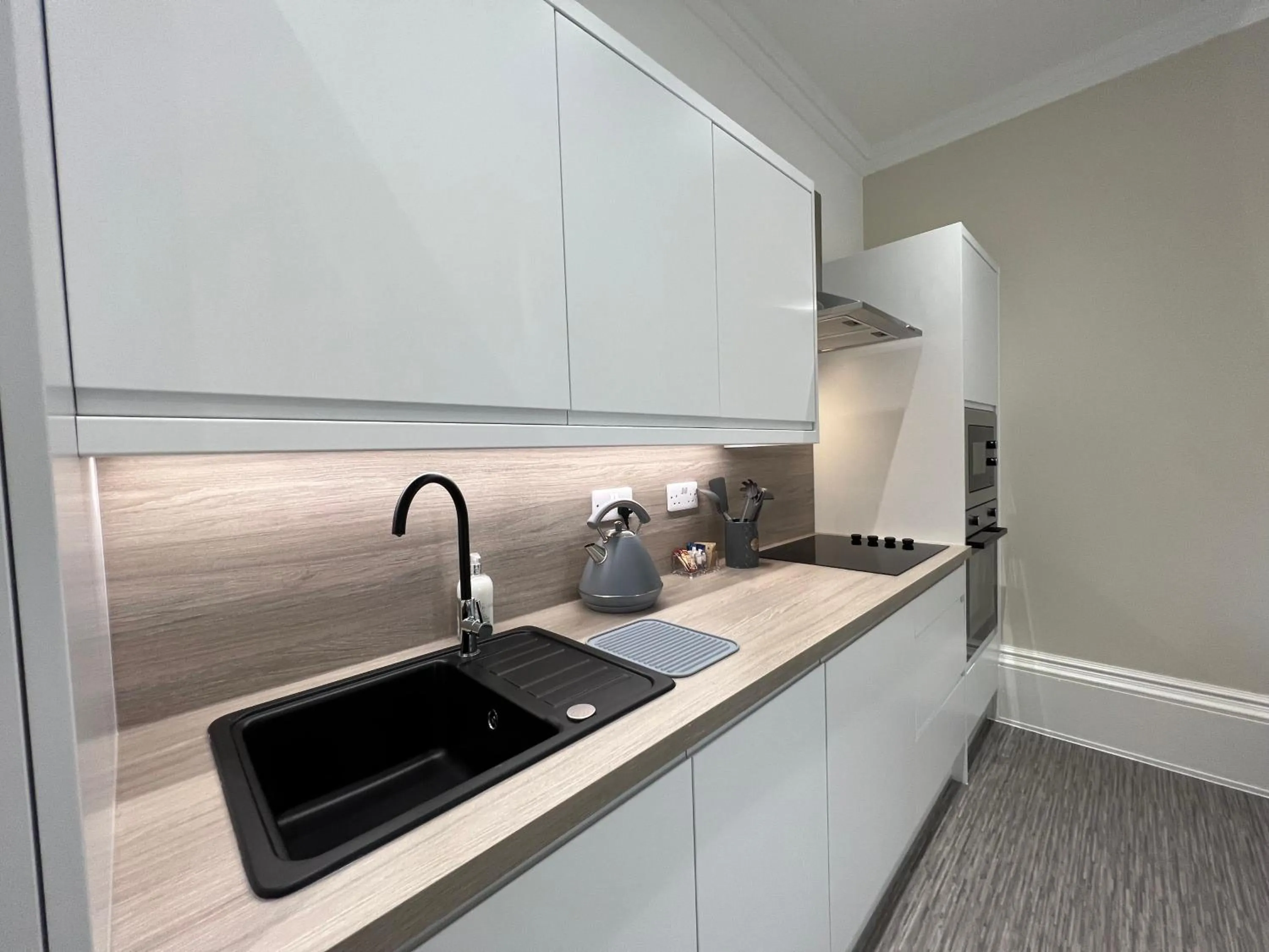 Kitchen or kitchenette in Winckley Square Residences