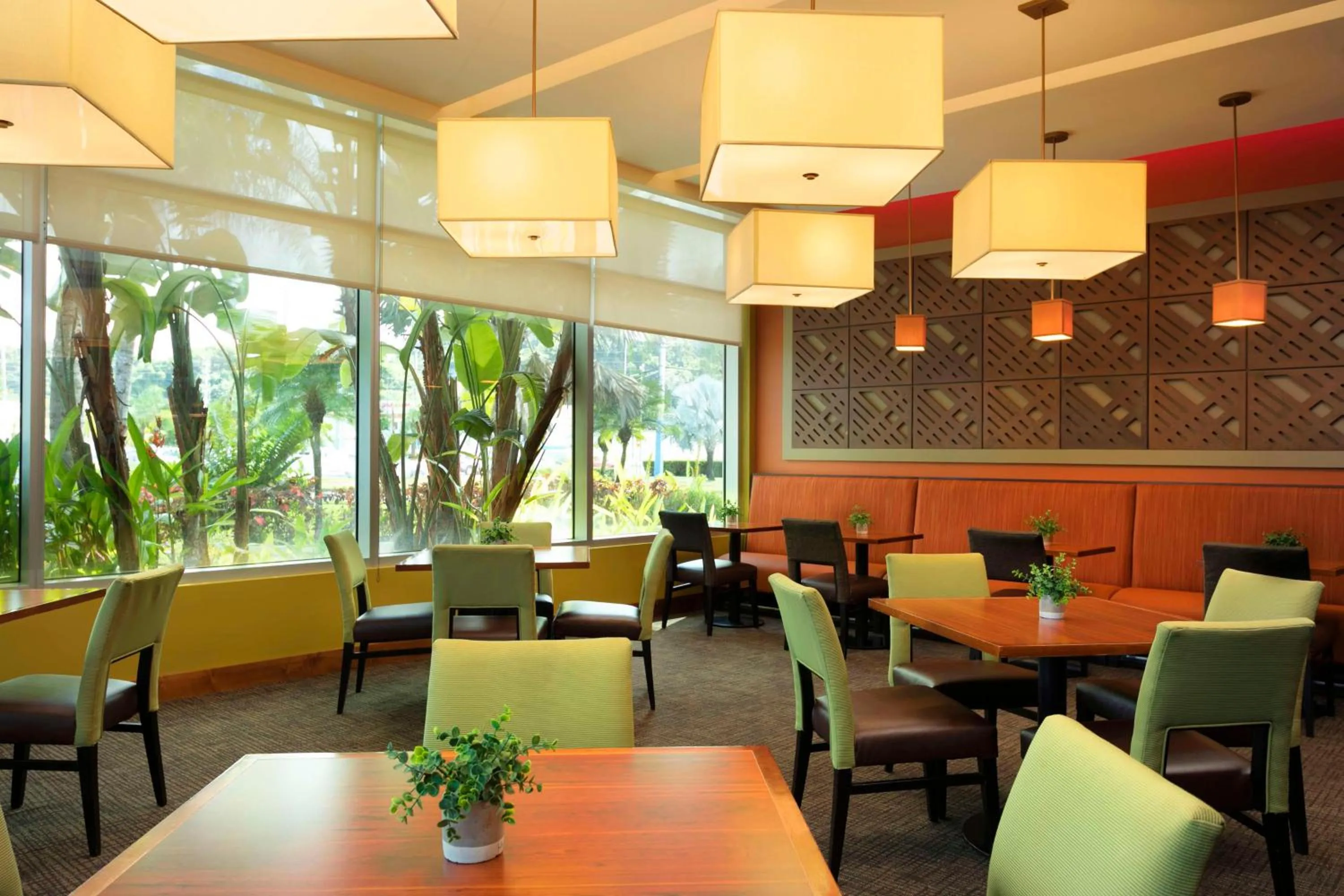 Restaurant/places to eat in Hyatt Place Bayamon