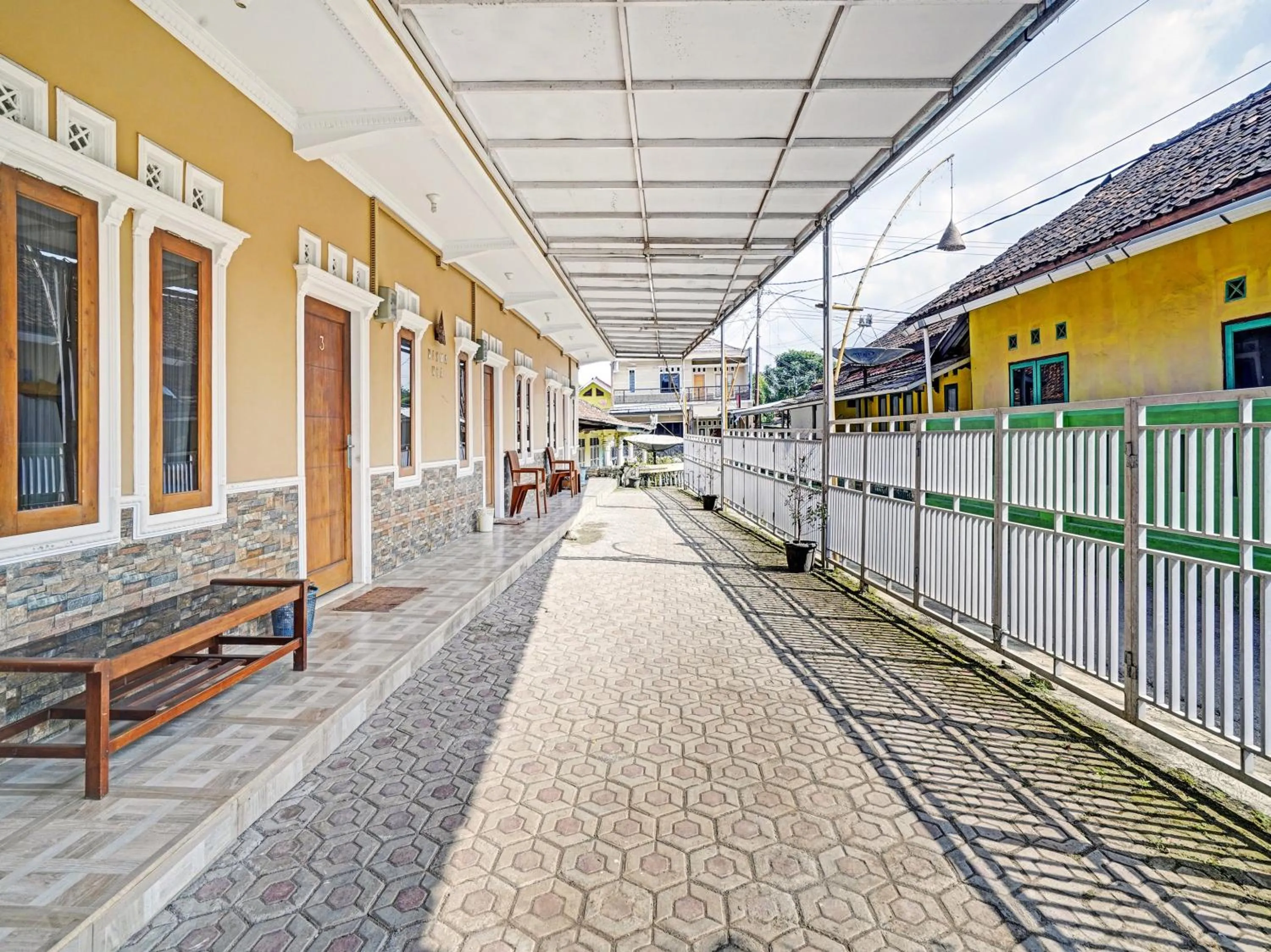 Patio in OYO 90416 Wisma Wayang Ajen Syariah