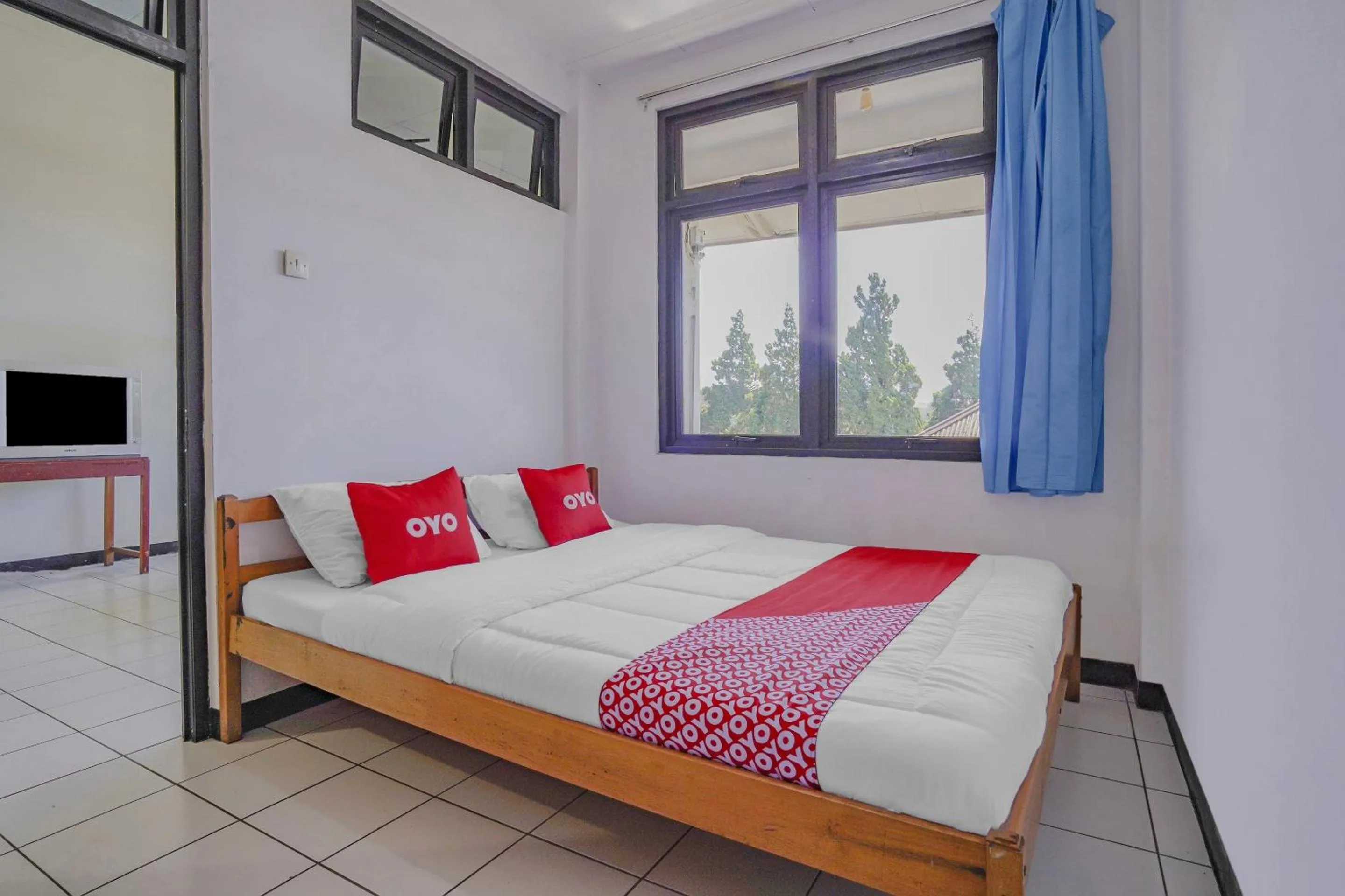 Bedroom in OYO 90352 Villa Agape 2