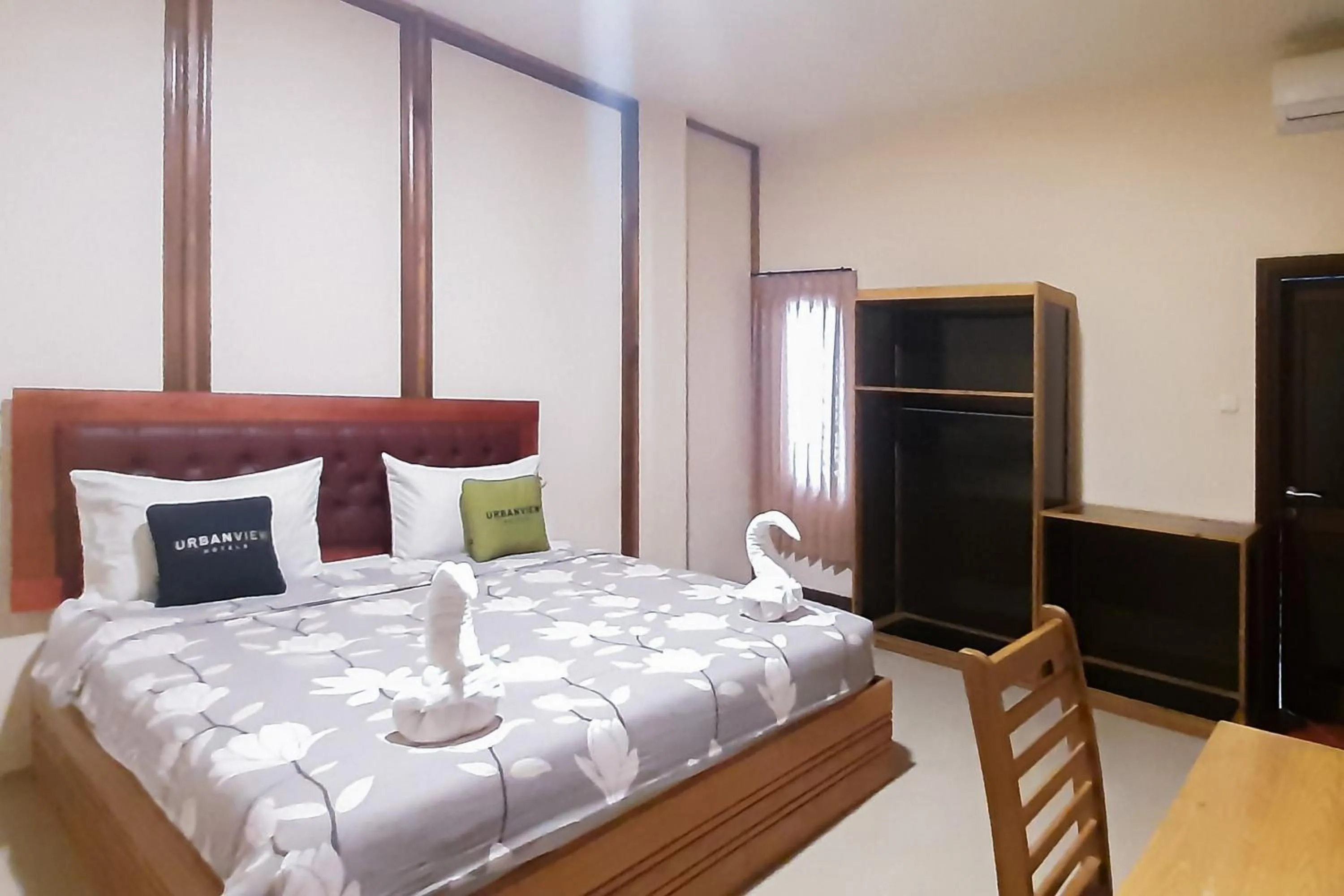 Bedroom, Bed in Urbanview Remington Hotel Palembang By RedDoorz