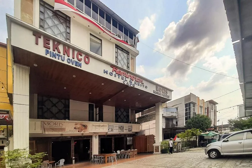 Facade/entrance in Urbanview Remington Hotel Palembang By RedDoorz