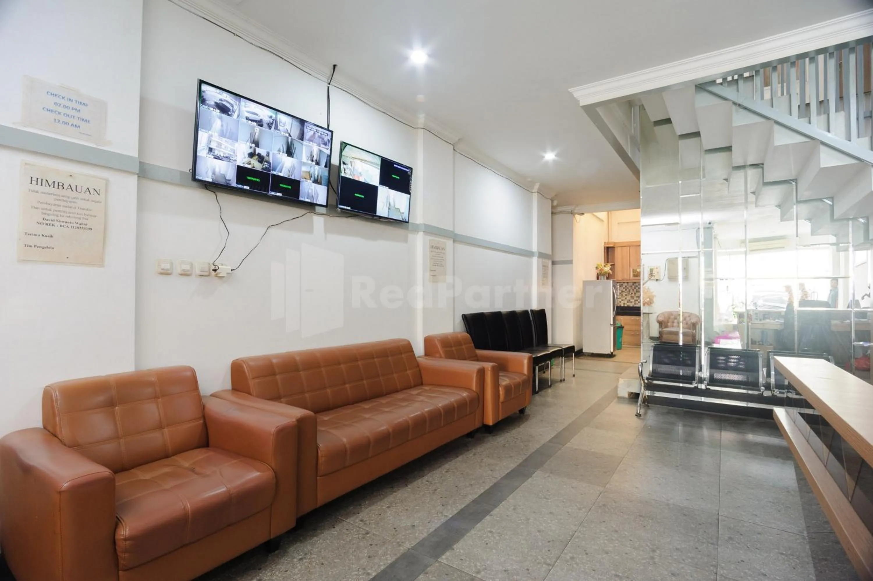 Lobby or reception in Family Residence Mitra RedDoorz