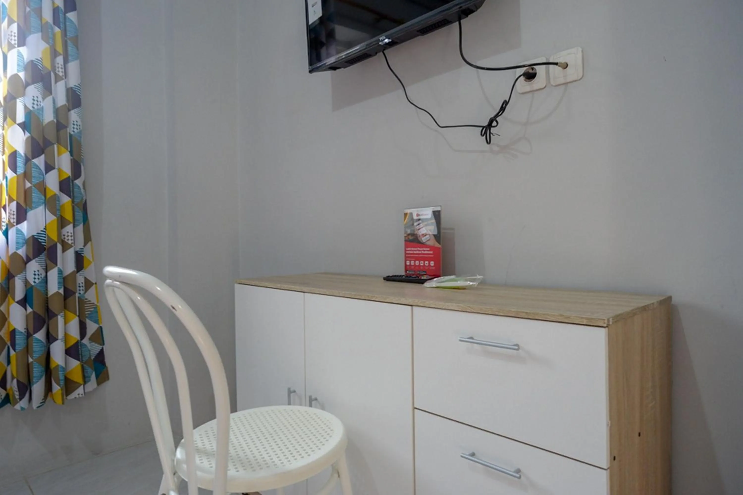 Kitchen or kitchenette in RedDoorz near Jalan Adi Sucipto Solo