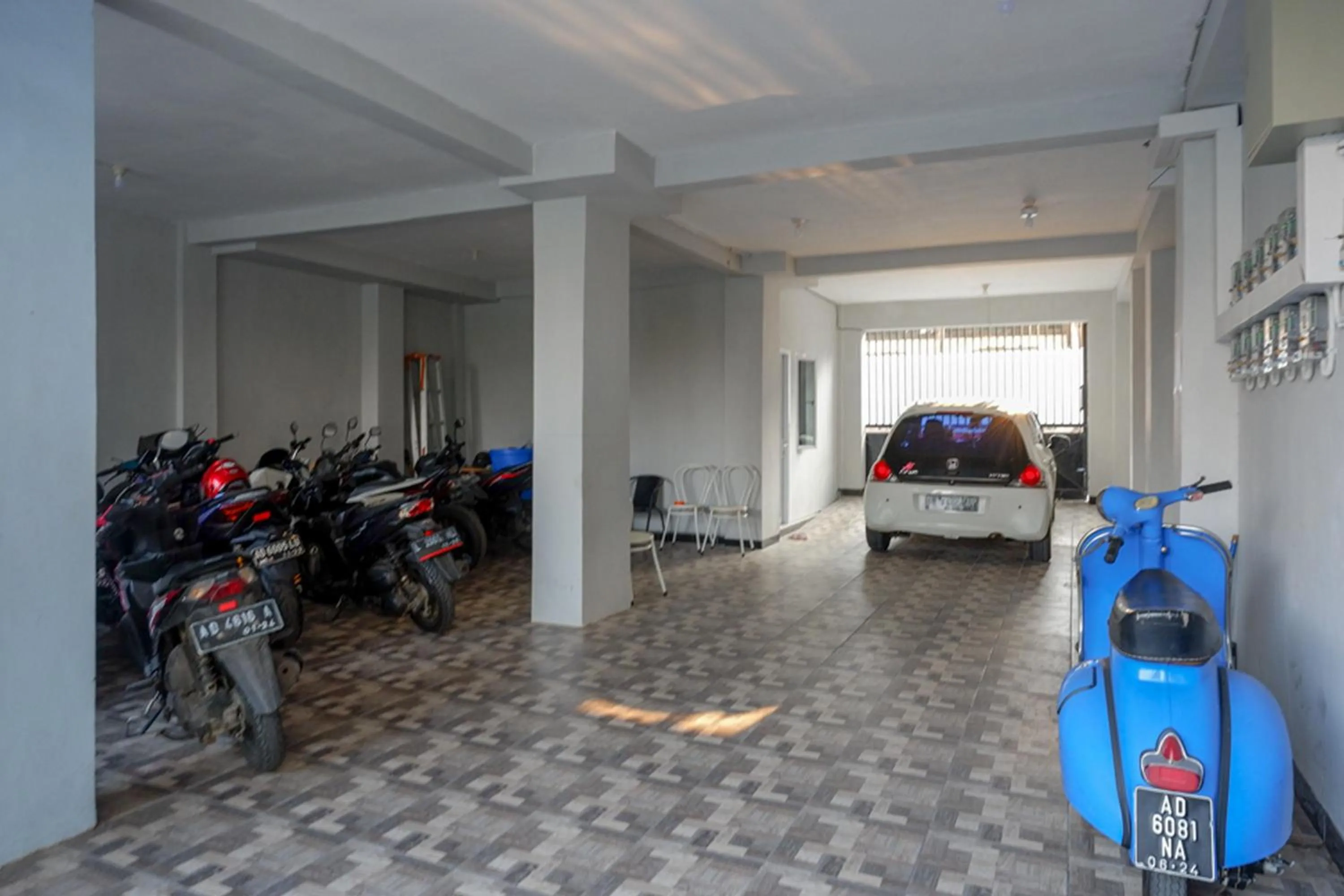 Parking in RedDoorz near Jalan Adi Sucipto Solo
