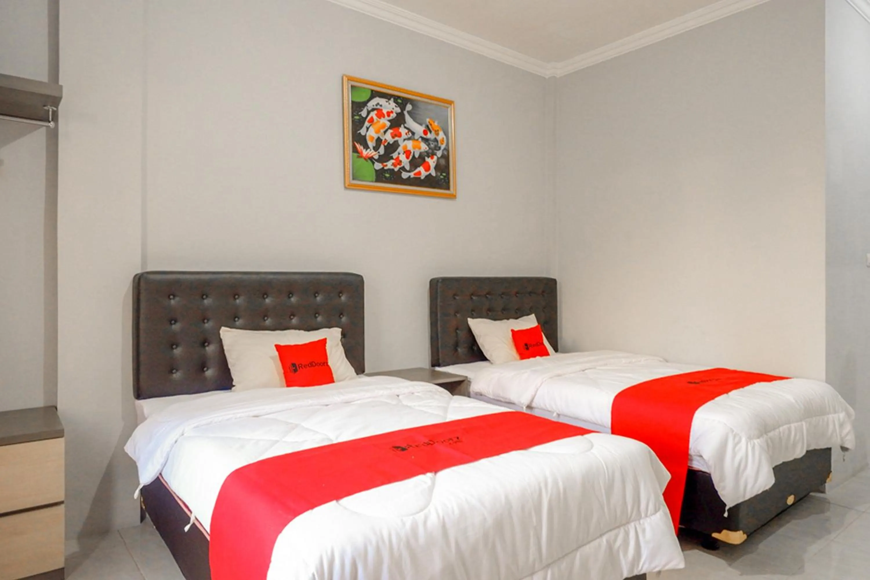 Bedroom, Bed in RedDoorz near Jalan Adi Sucipto Solo