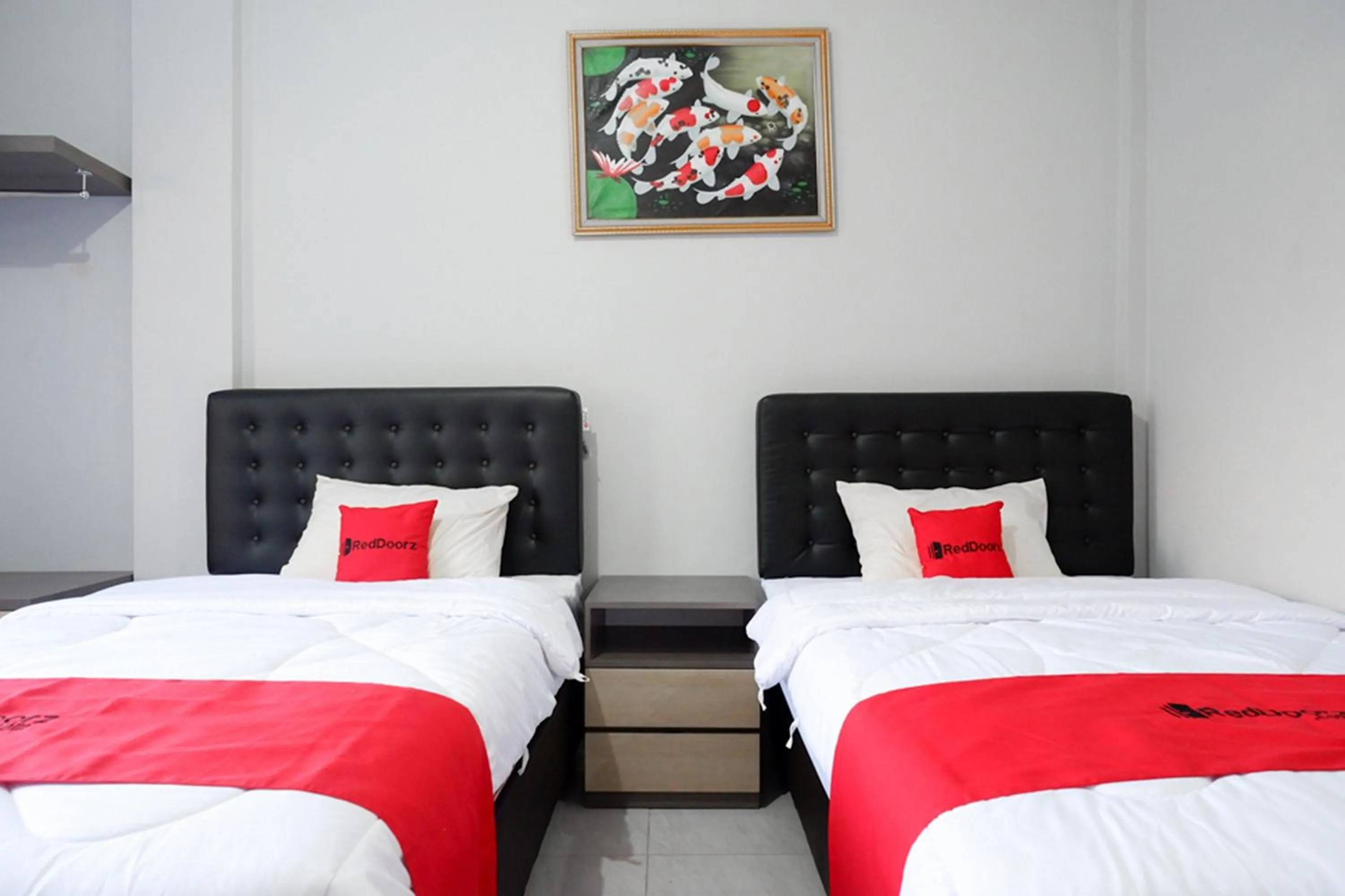 Bedroom, Bed in RedDoorz near Jalan Adi Sucipto Solo