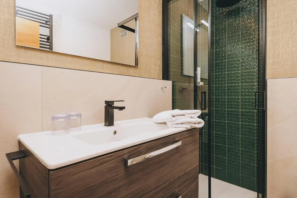 Shower in Hotel Gasthof Mitteregger - BEST PLACE in town with summercard included