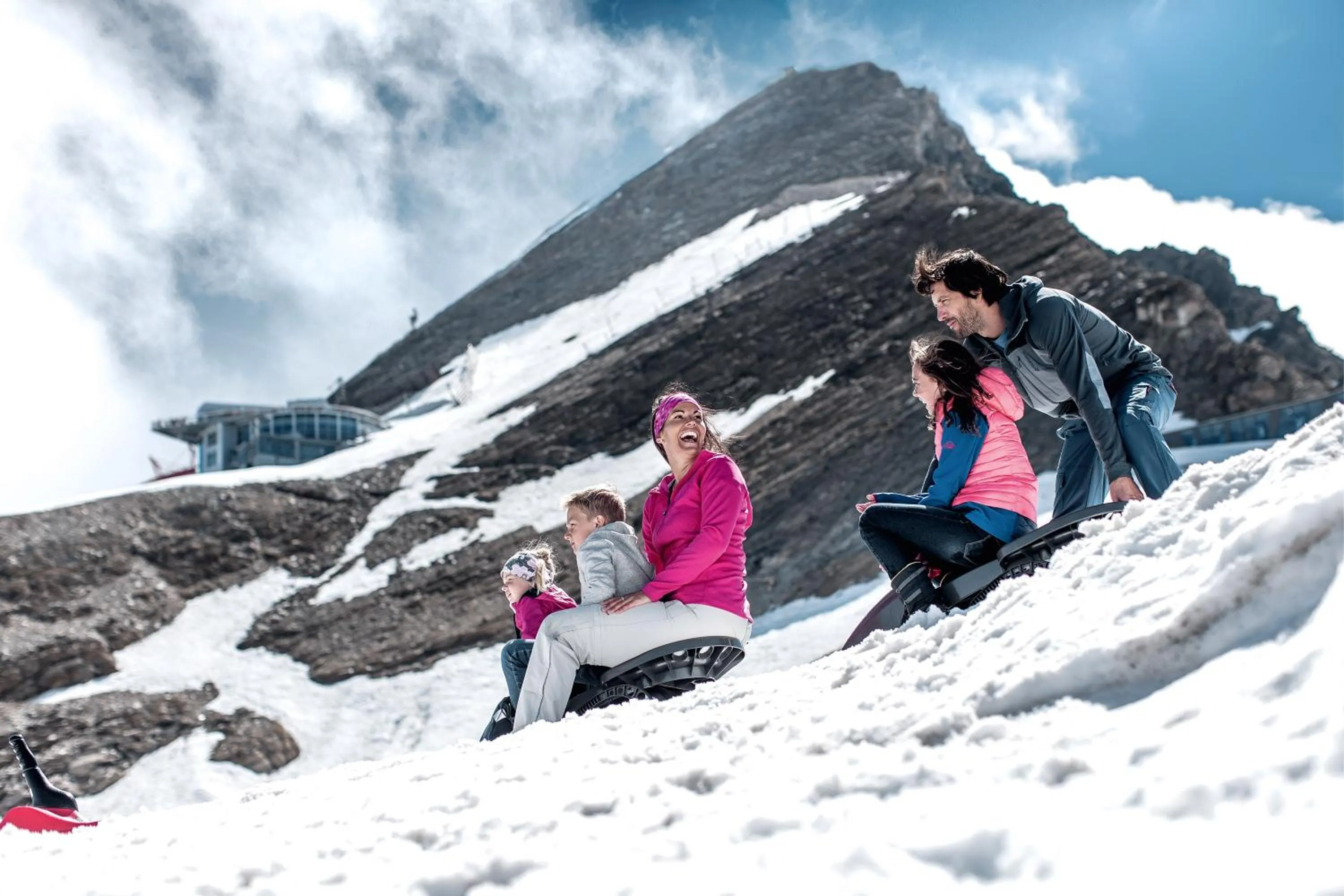 Skiing in Hotel Gasthof Mitteregger - BEST PLACE in town with summercard included