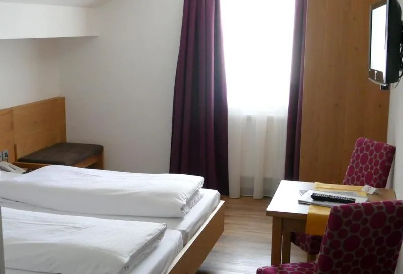 Photo of the whole room, Bed in Hotel Gasthof Mitteregger - BEST PLACE in town with summercard included