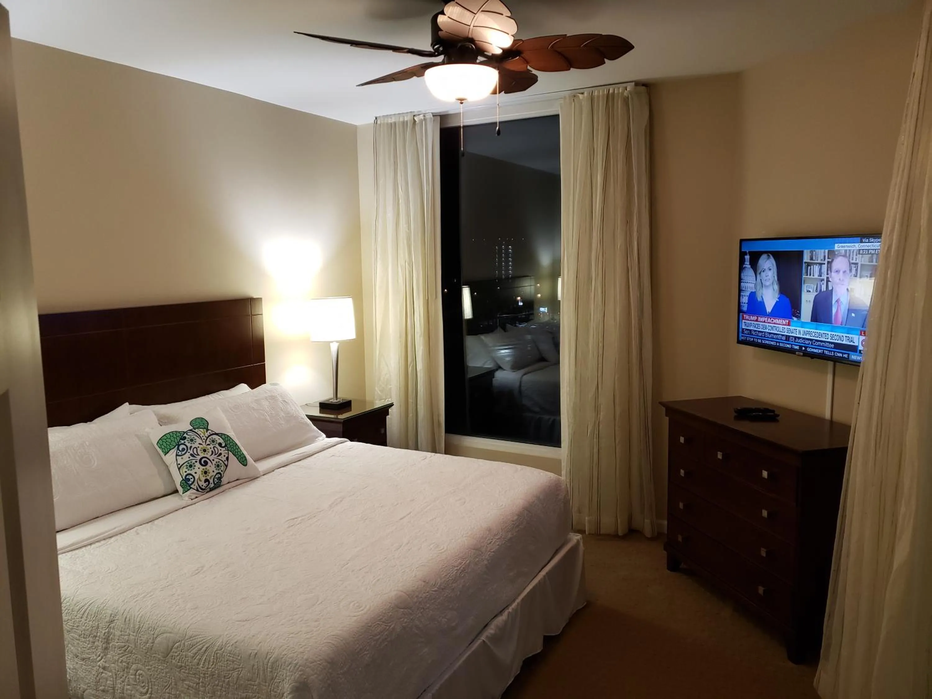 Bed in 1815 A Slice of Heaven Destin - Pool & Ocean View