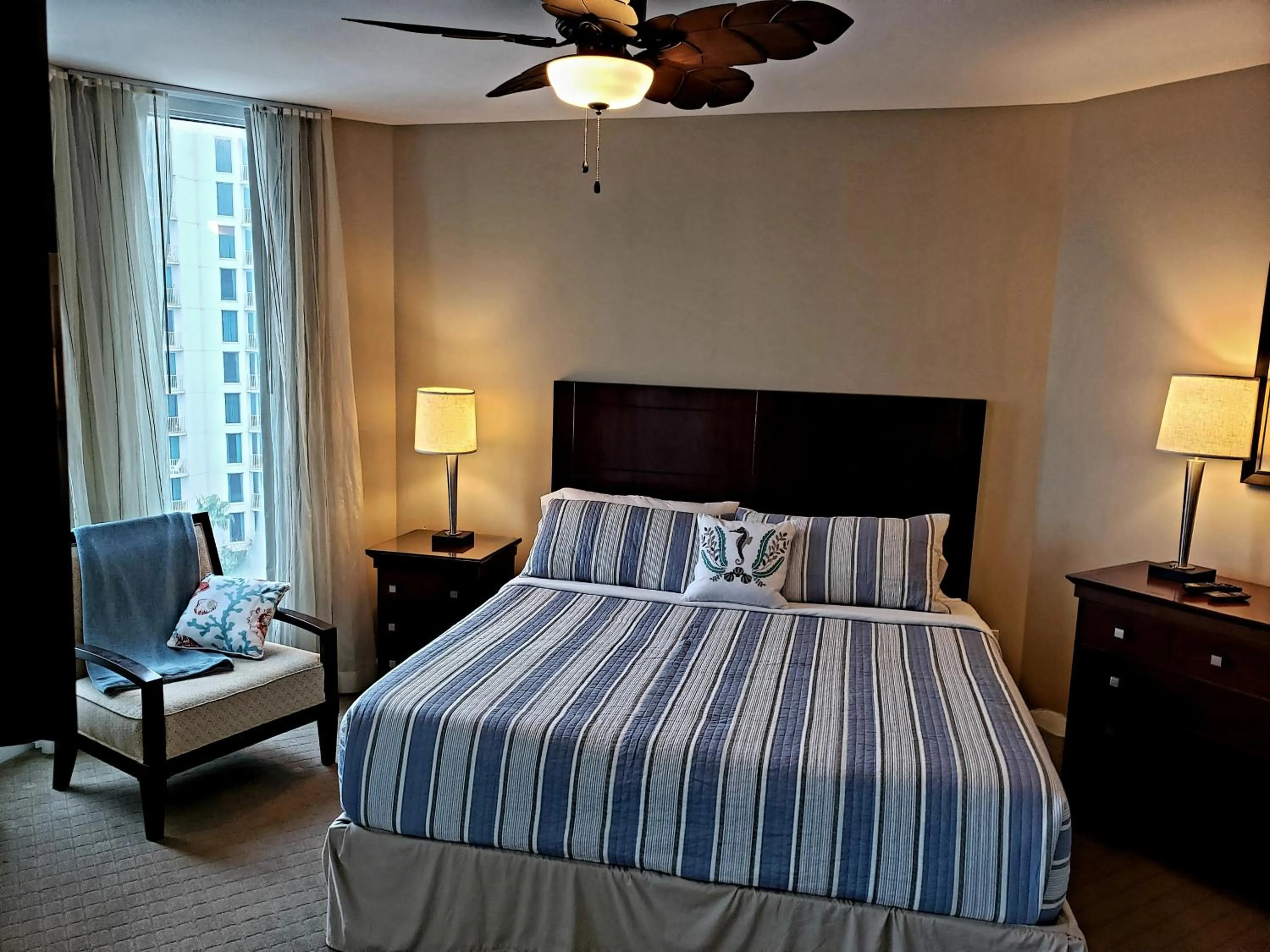Bed in 1815 A Slice of Heaven Destin - Pool & Ocean View