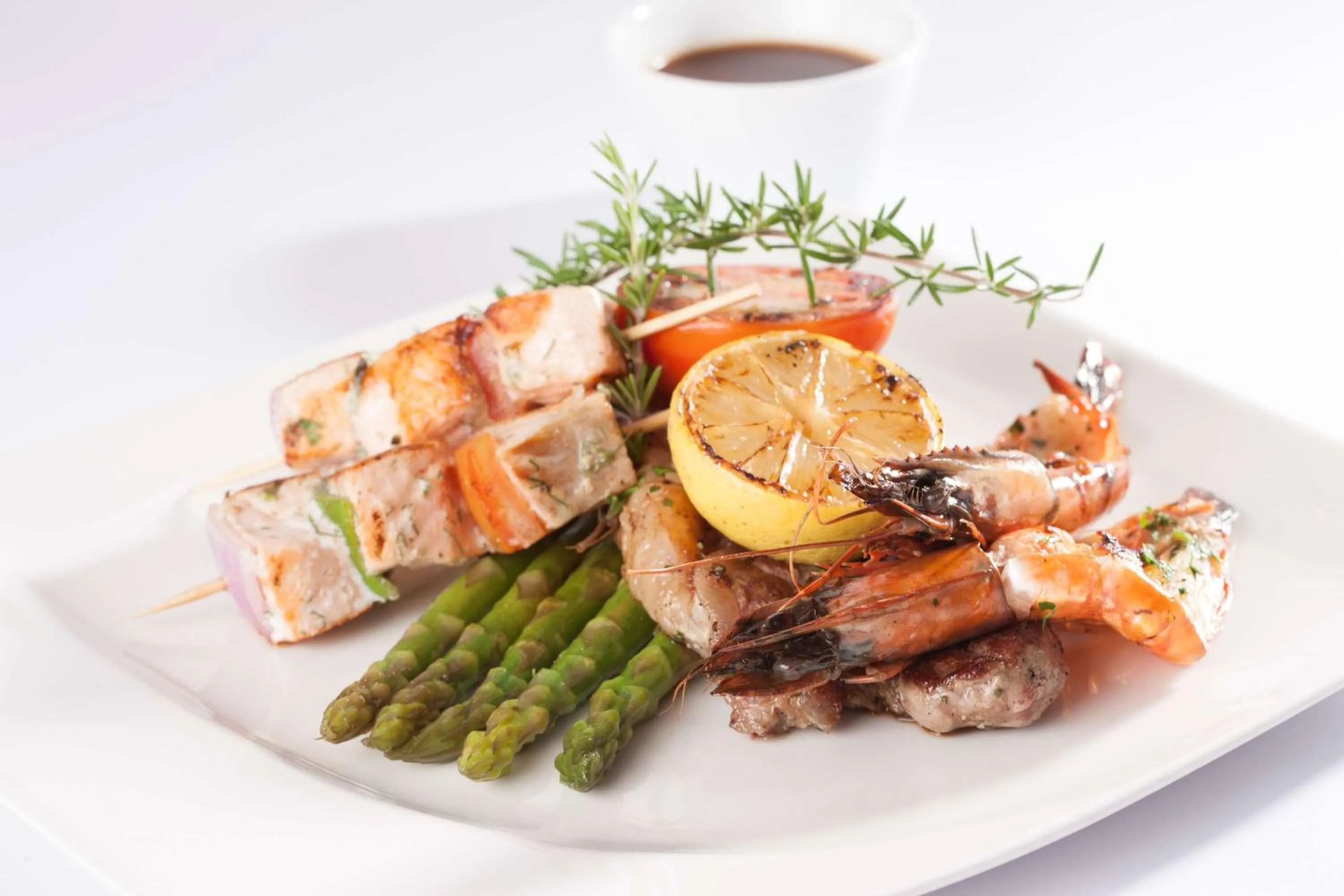 Food and drinks in Radisson Blu Martinez Beirut