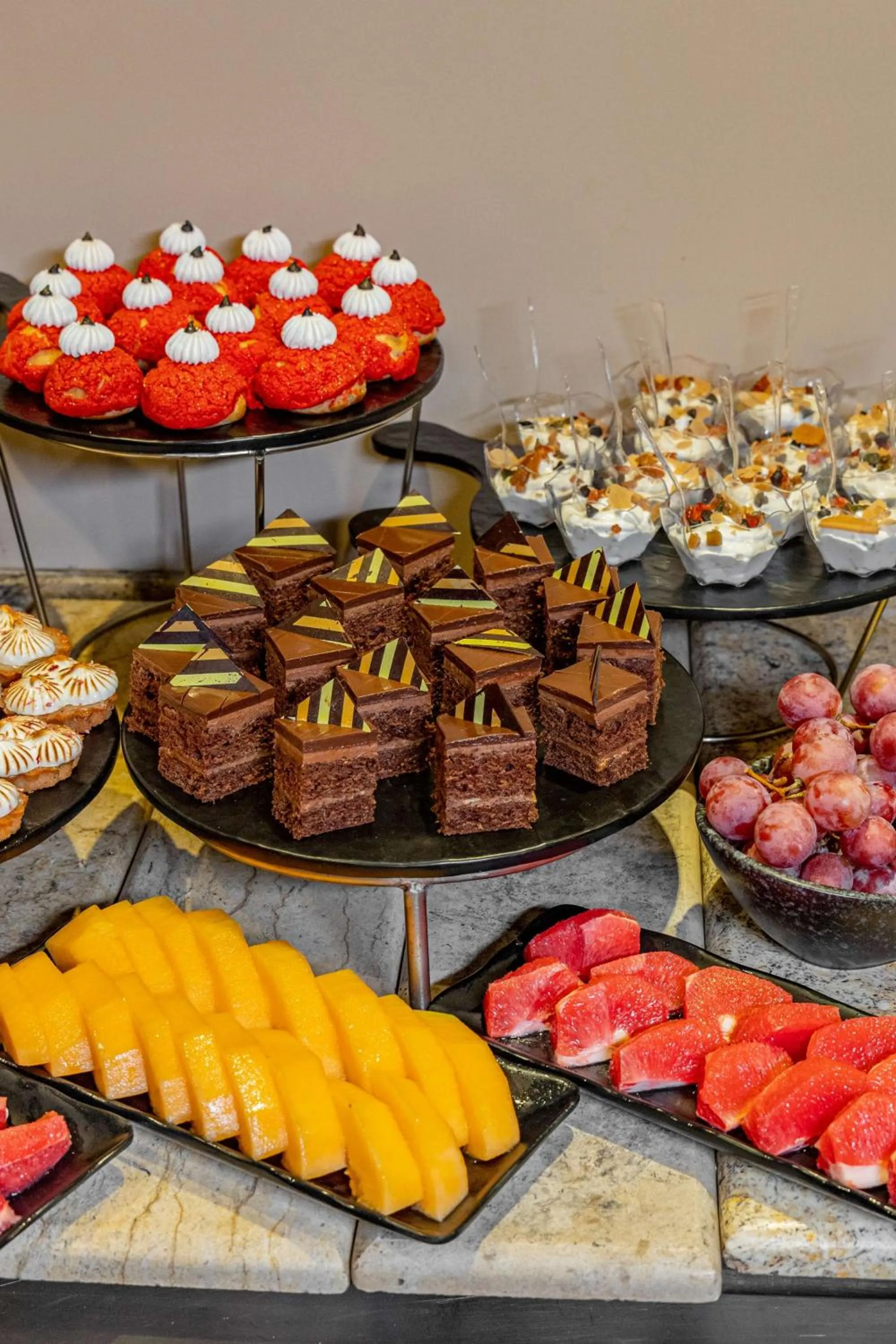 Restaurant/places to eat in Radisson Blu Martinez Beirut