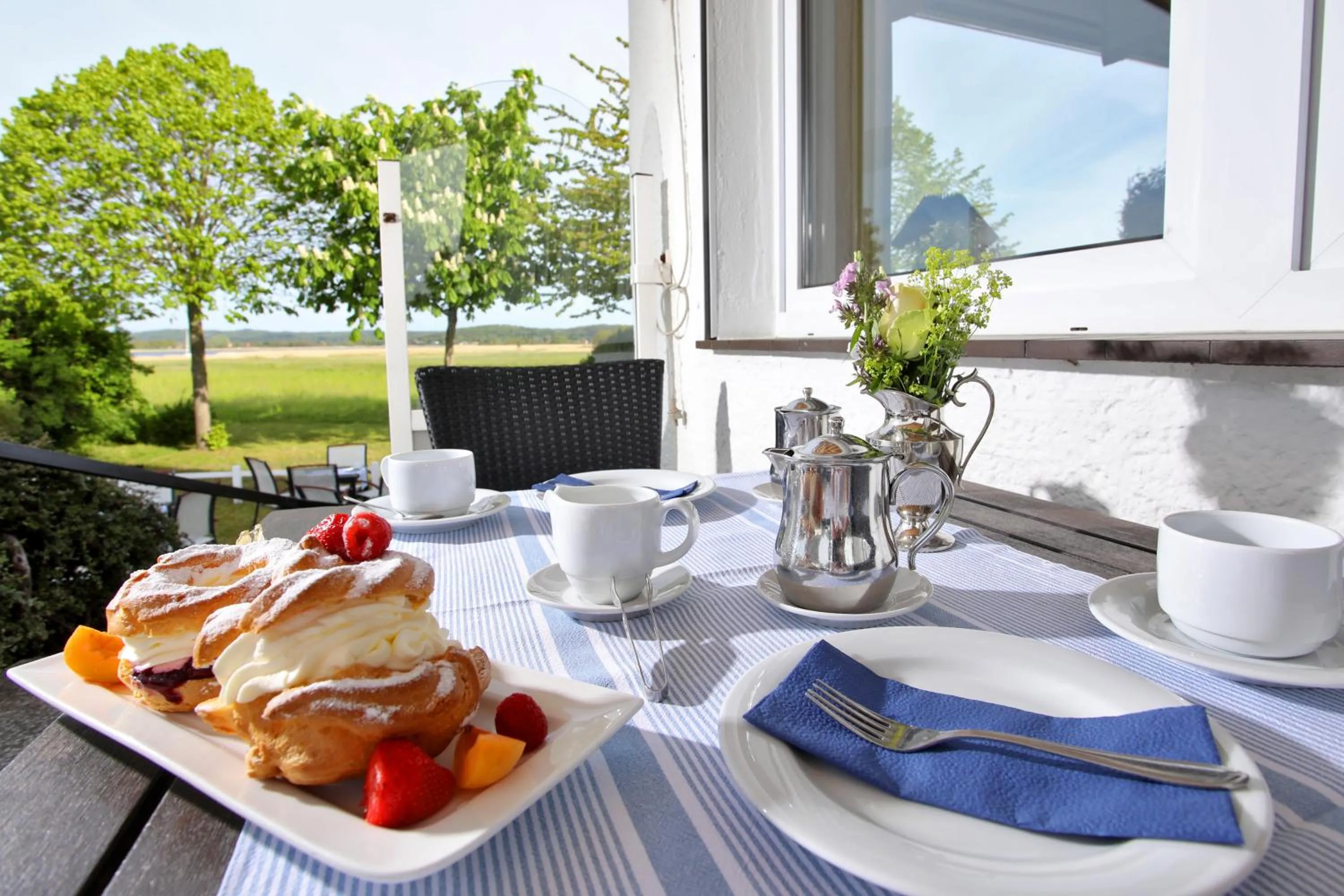 Breakfast in Hotel Am See
