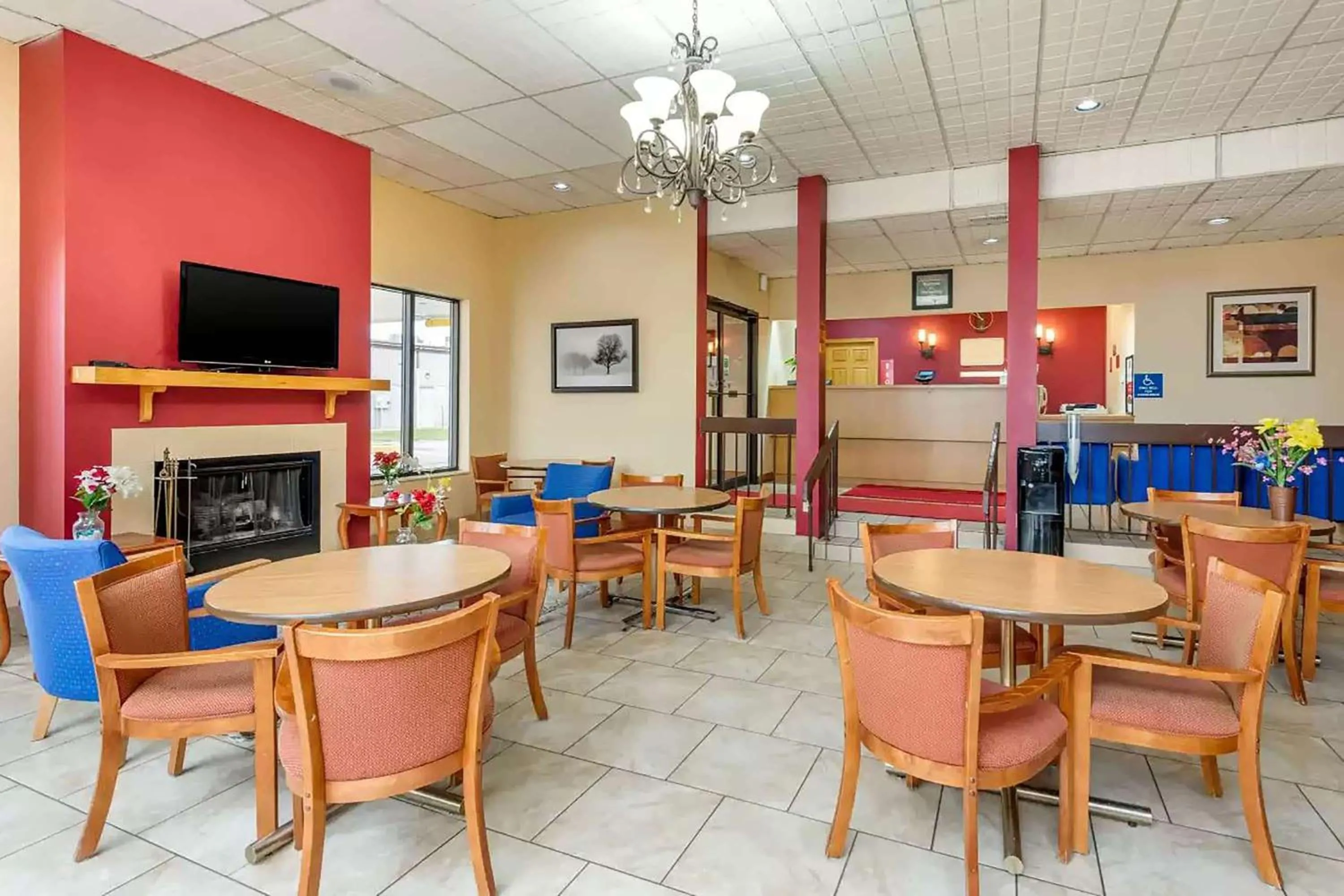 Restaurant/places to eat in Days Inn by Wyndham Perrysburg Toledo