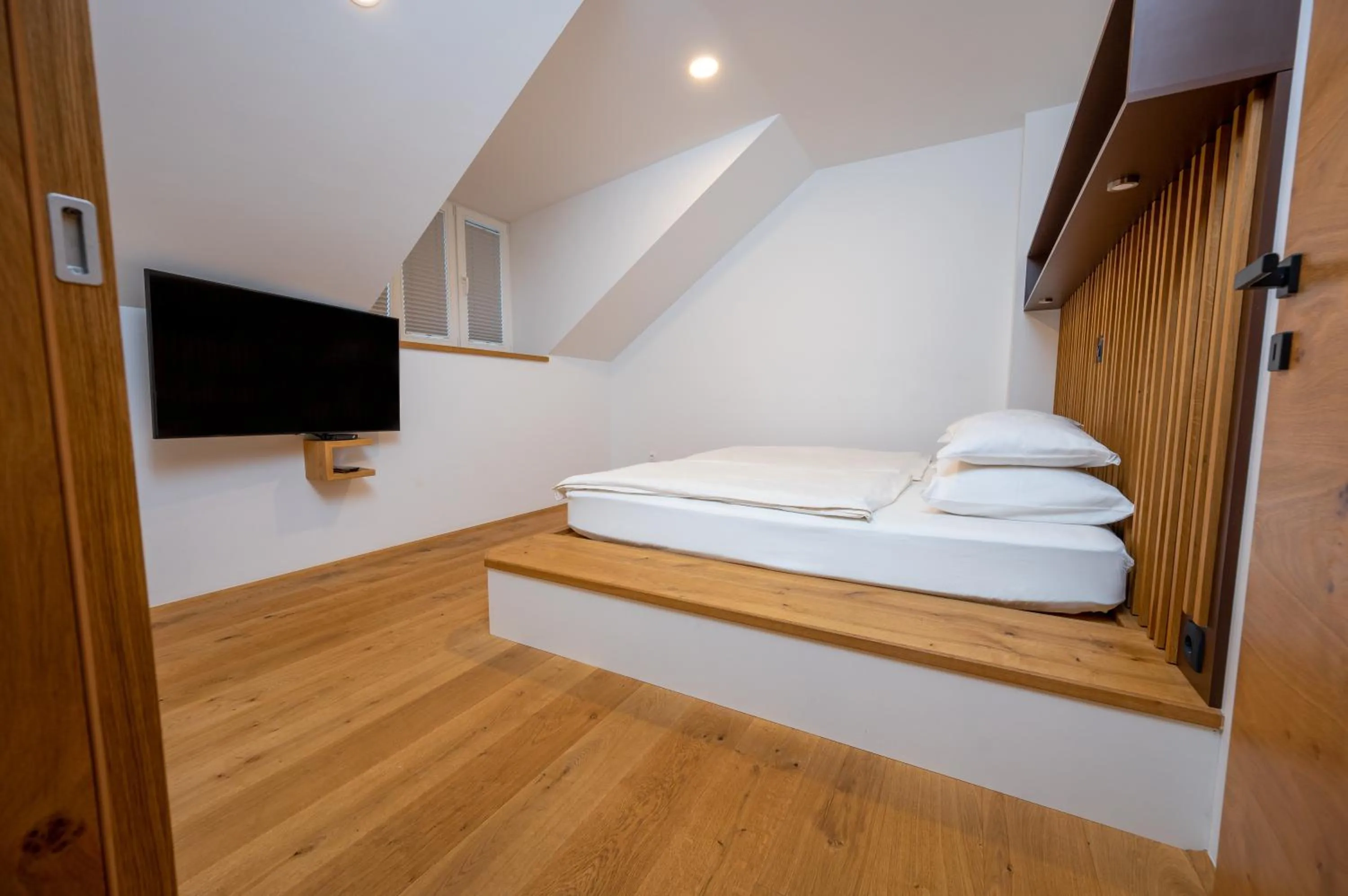 Bedroom, Bed in Cirus apartments