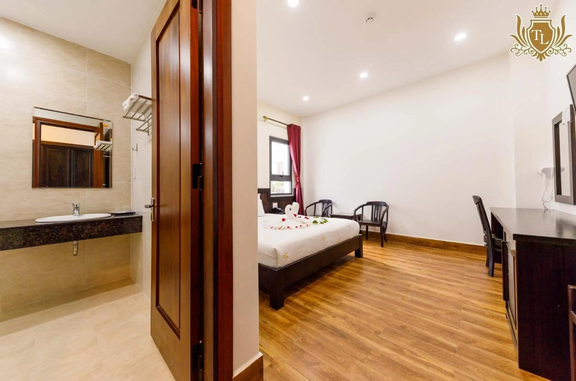 Shower in Thanh Loan 2 Da Lat Hotel