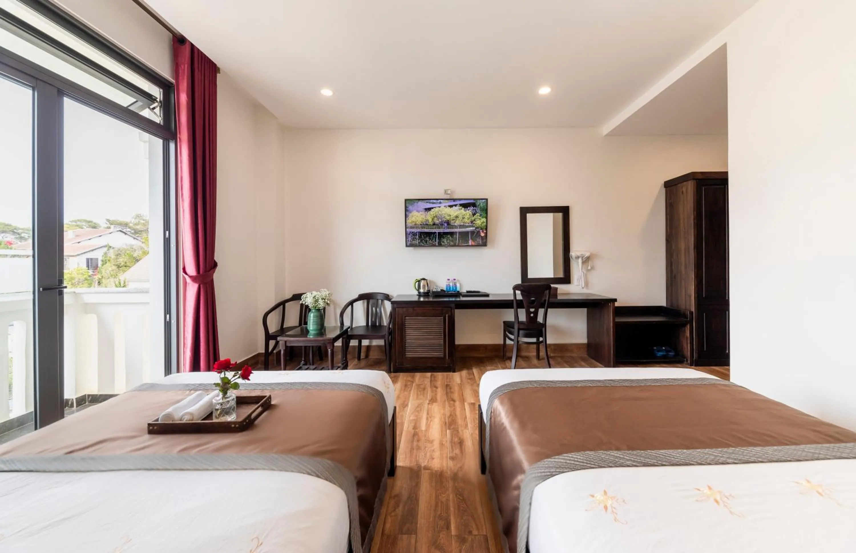 Bed in Thanh Loan 2 Da Lat Hotel