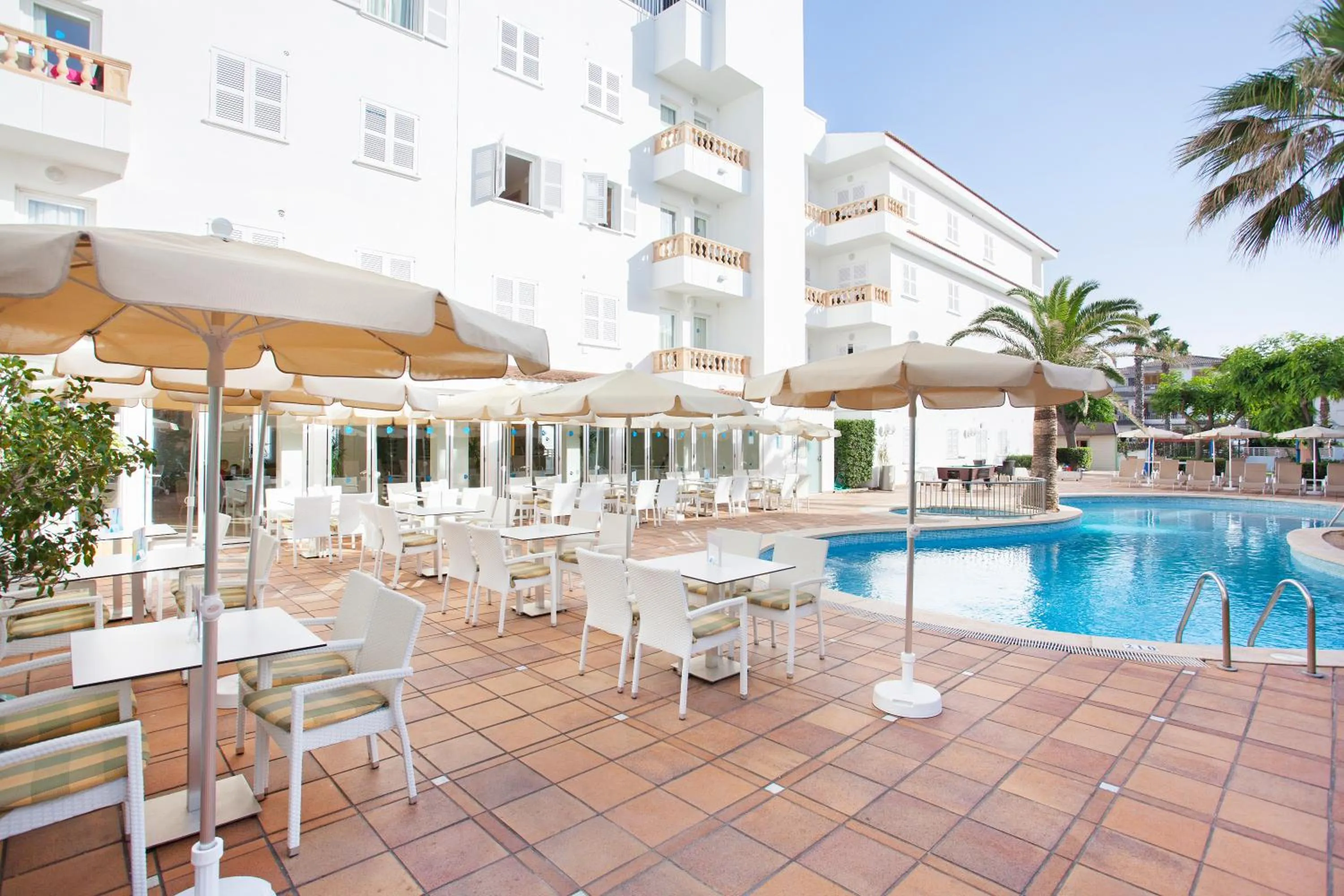 Swimming pool in Grupotel Dunamar
