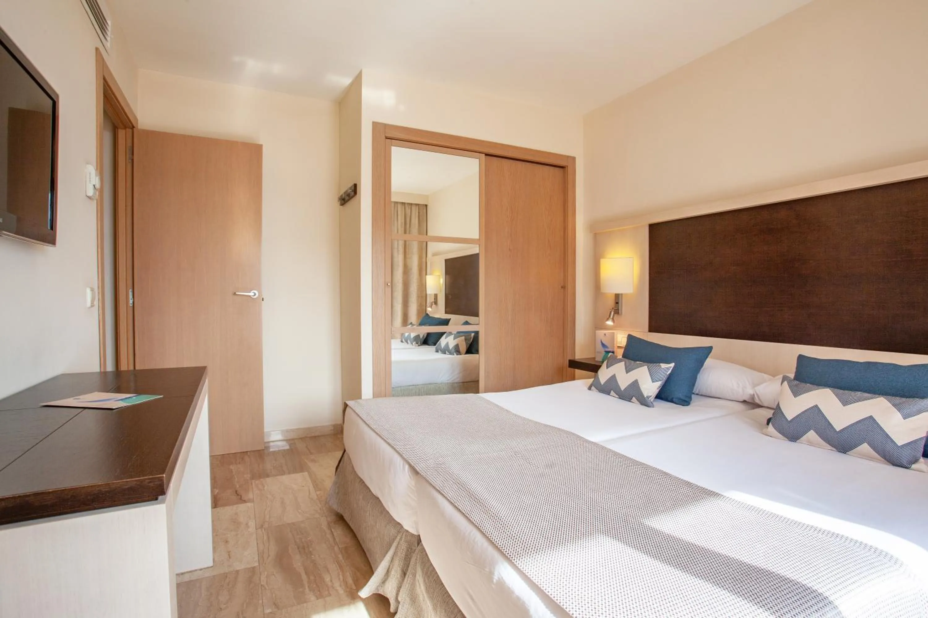 Bedroom, Bed in Grupotel Dunamar