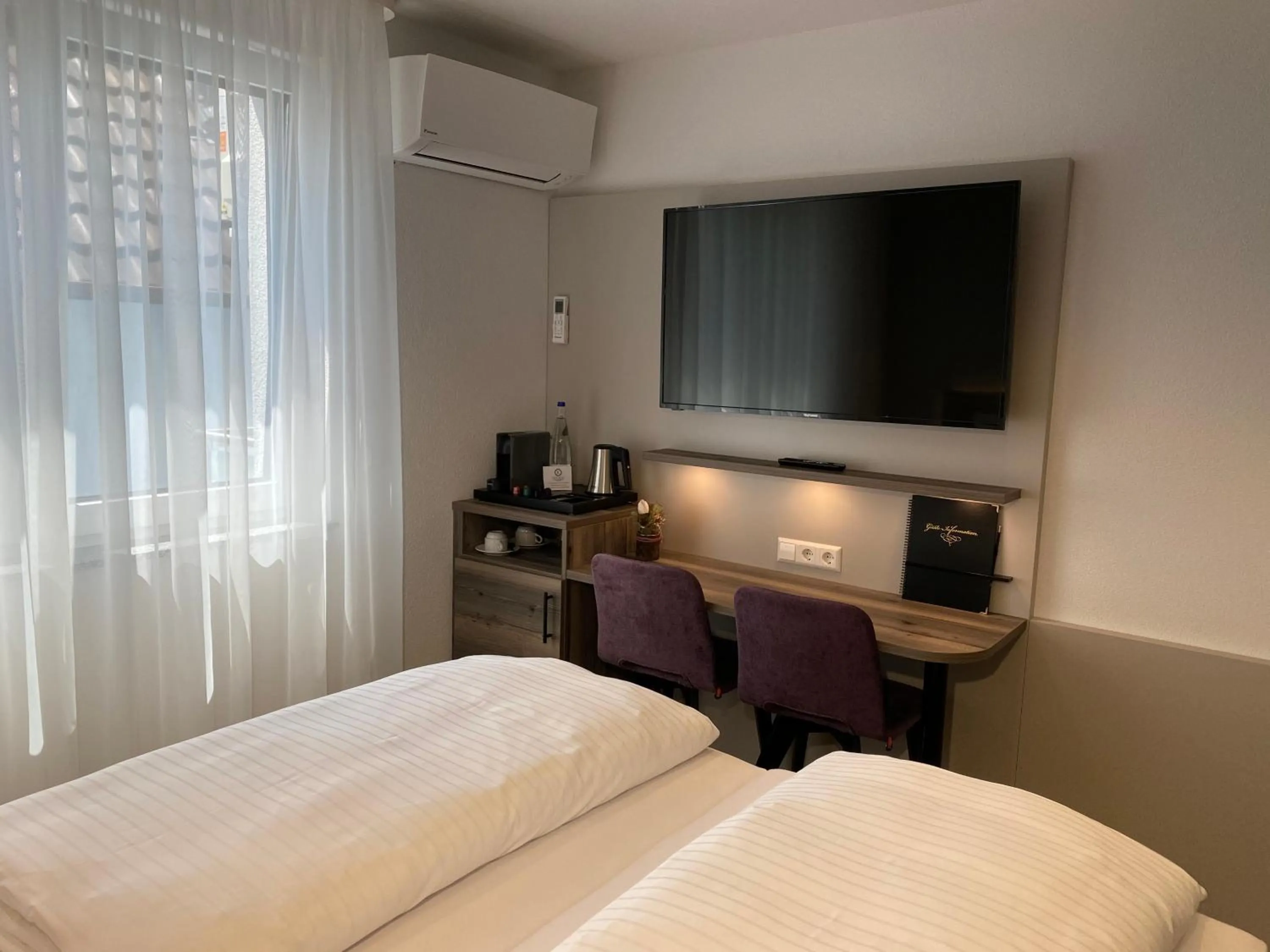 TV and multimedia, Bed in Hotel Kosel garni UG