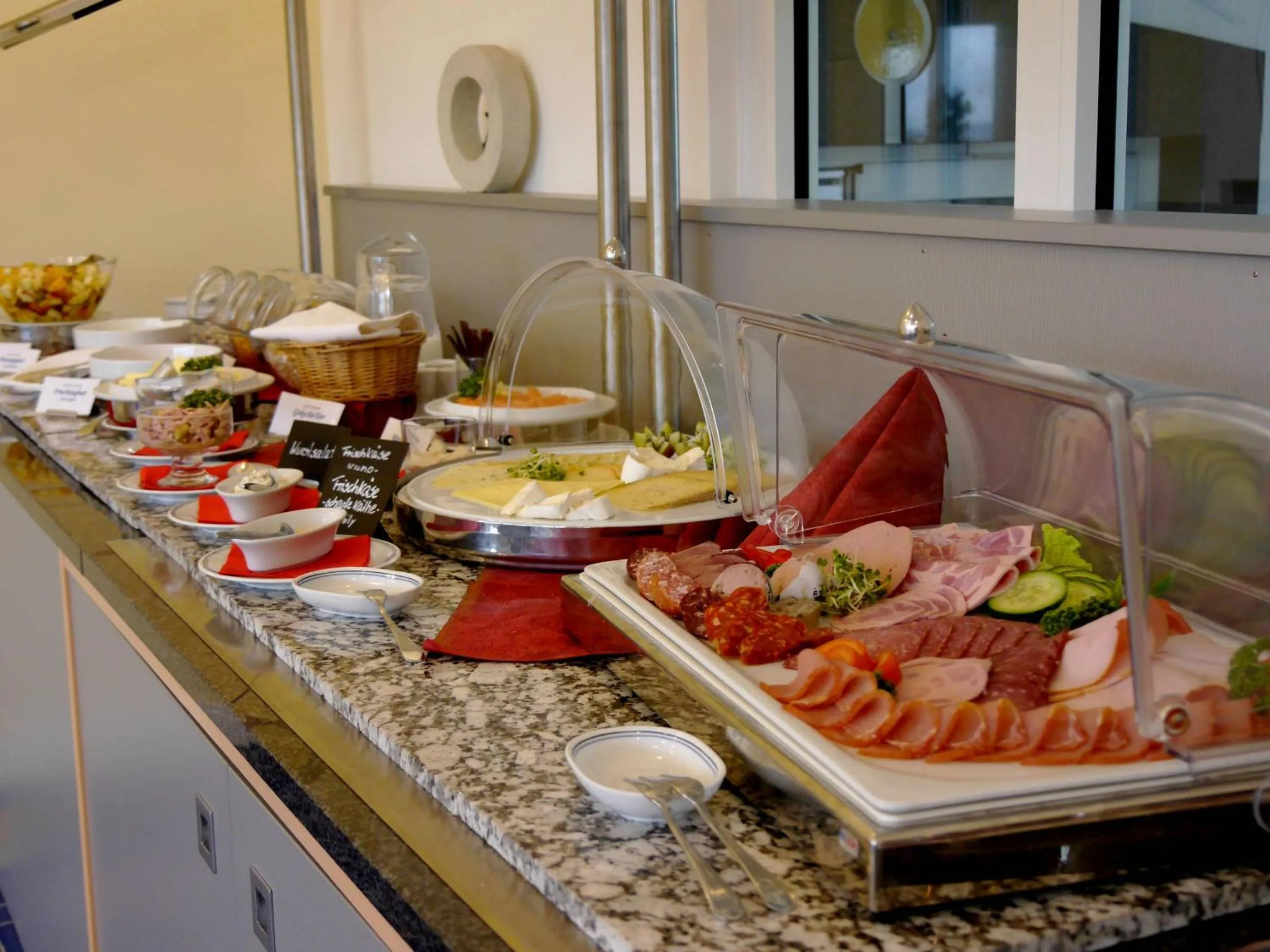 Buffet breakfast in Business-Hotel Artes