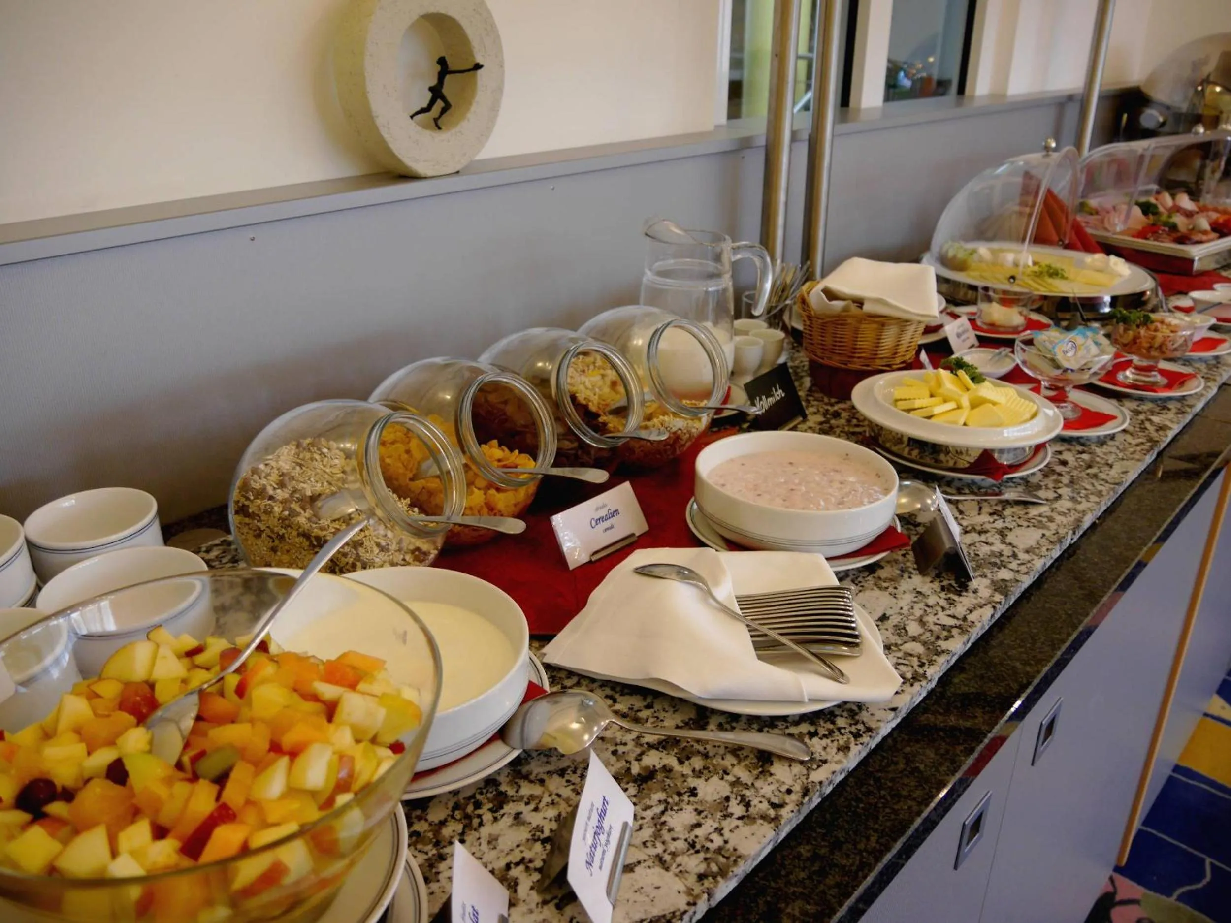 Buffet breakfast in Business-Hotel Artes