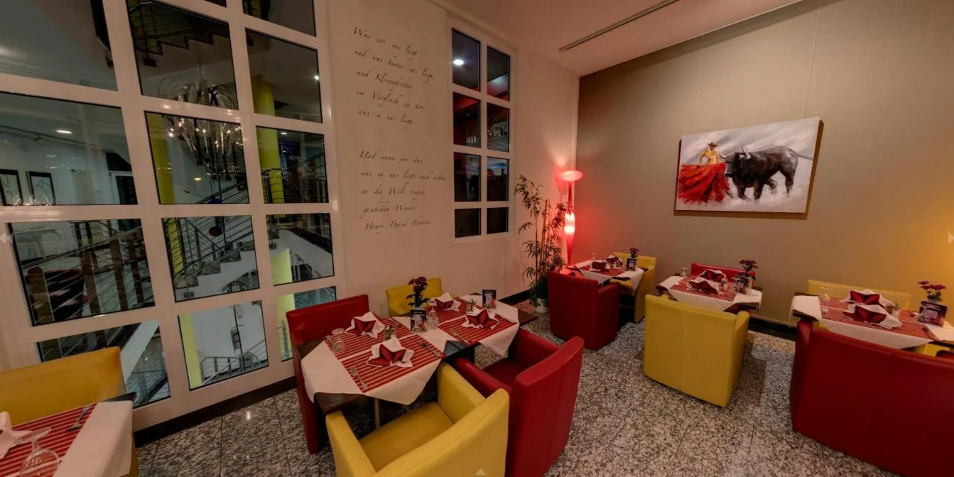 Restaurant/places to eat in Business-Hotel Artes