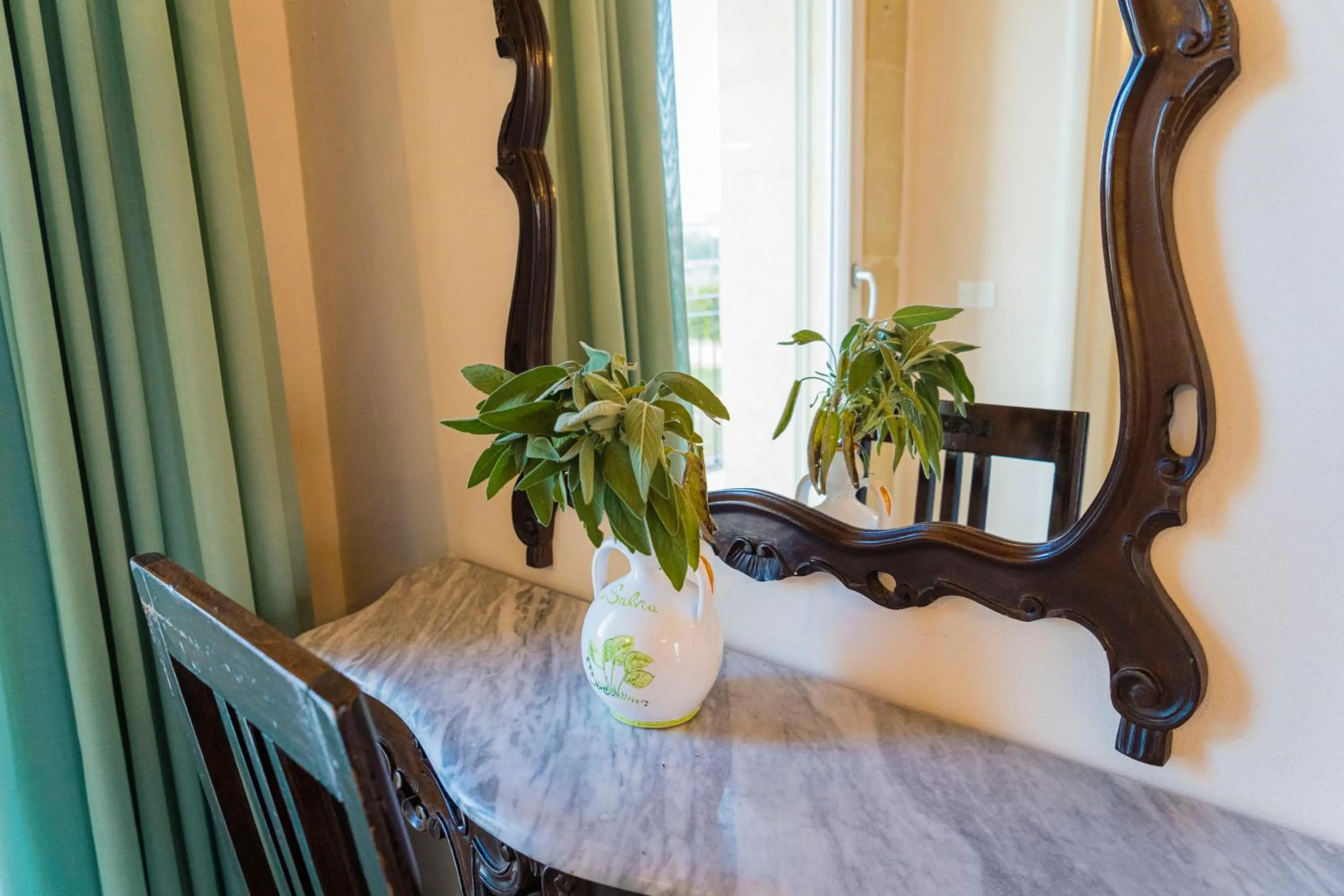 Decorative detail in Relais Borgo Segine