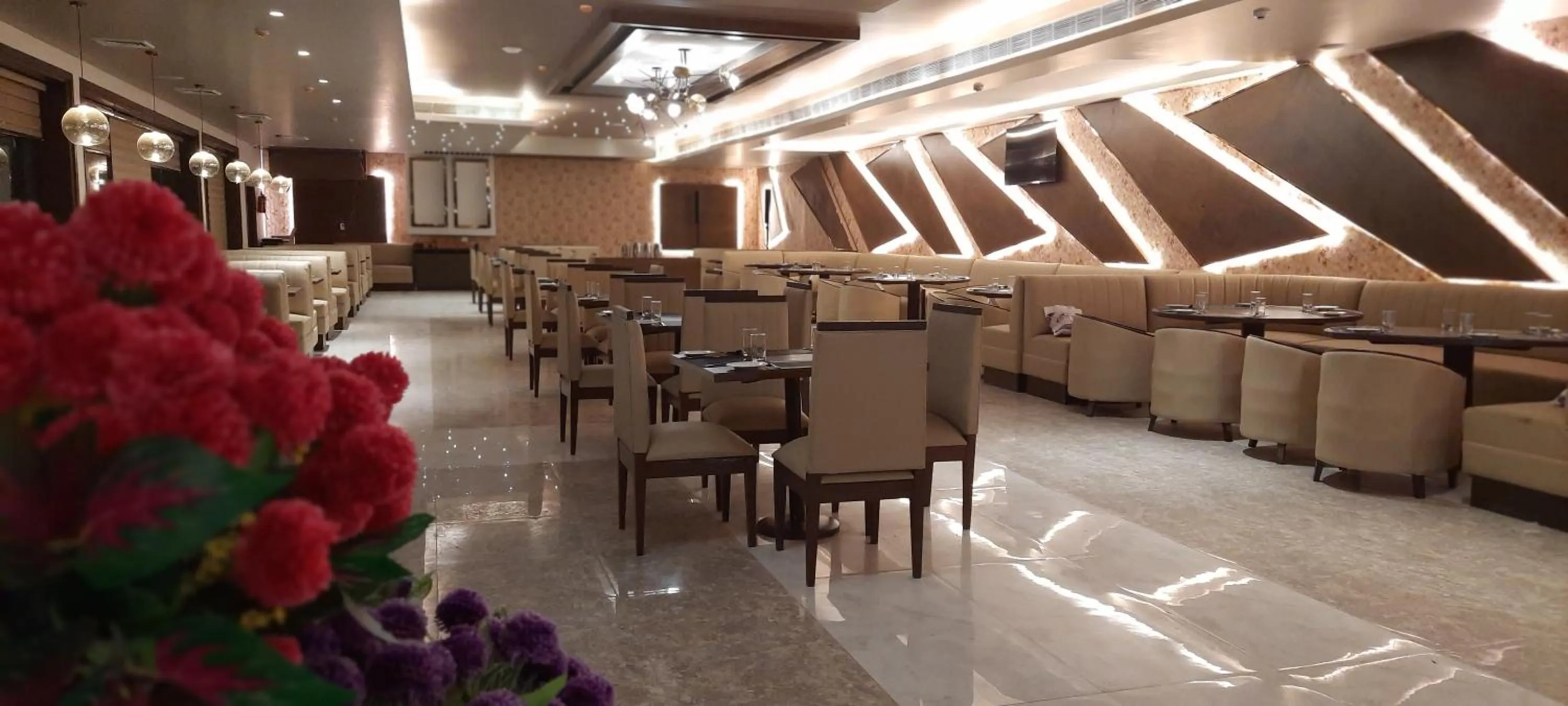 Restaurant/places to eat in Jay Clarks Exotica