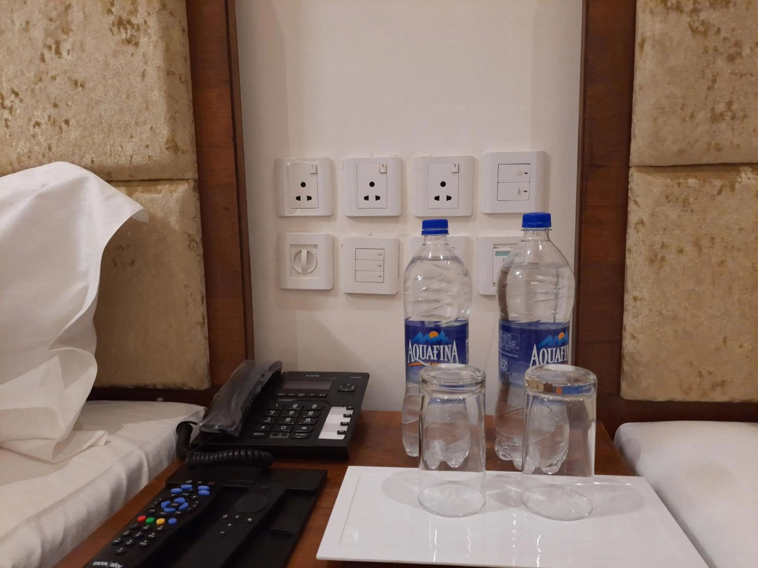 Non alcoholic drinks in Jay Clarks Exotica