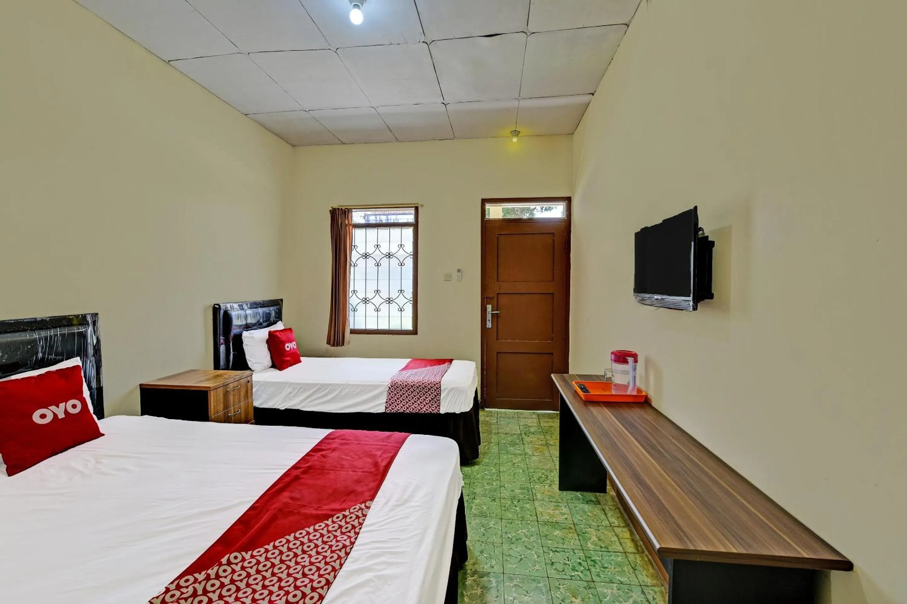 Bedroom, Bed in OYO 90443 Hotel New Kartika In