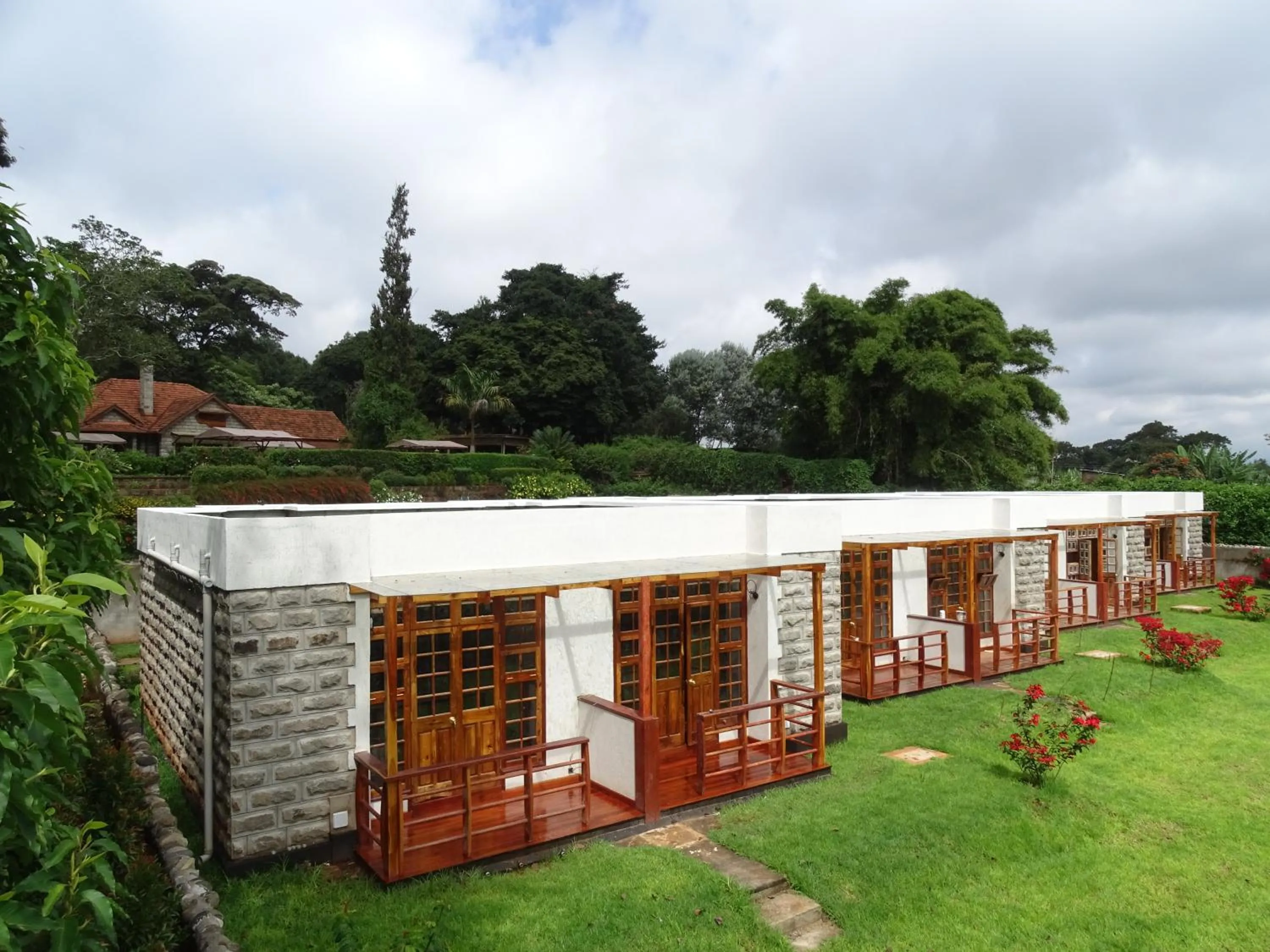 Property building in Le Pristine Wellness and Healing Hotel