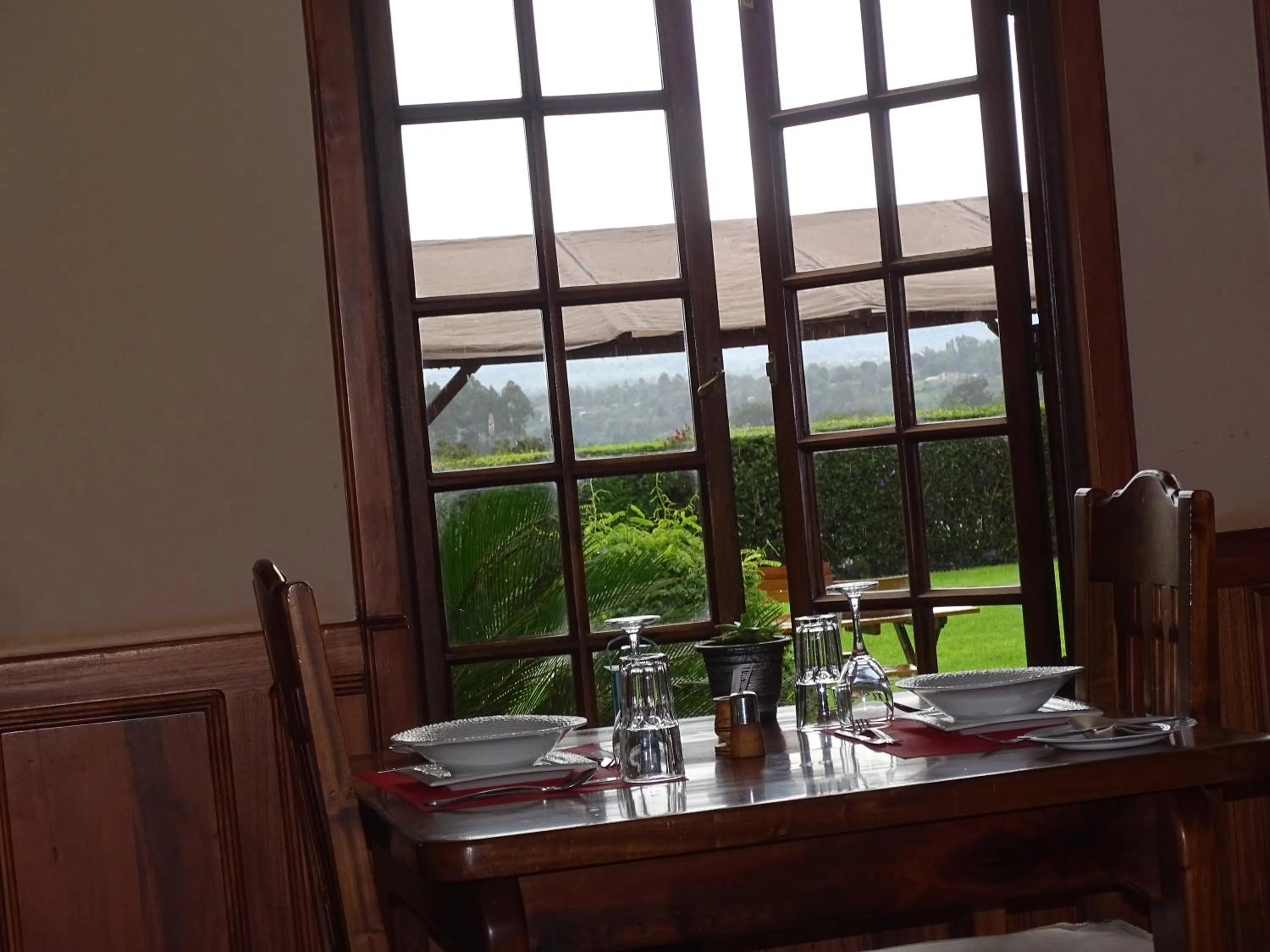 Restaurant/places to eat in Le Pristine Wellness and Healing Hotel