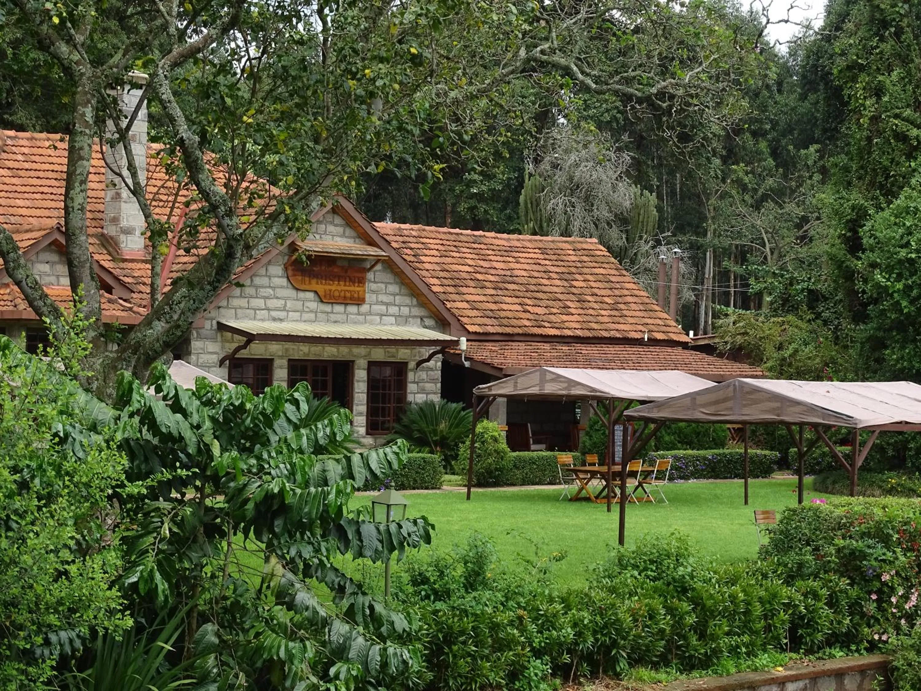 Property building in Le Pristine Wellness and Healing Hotel