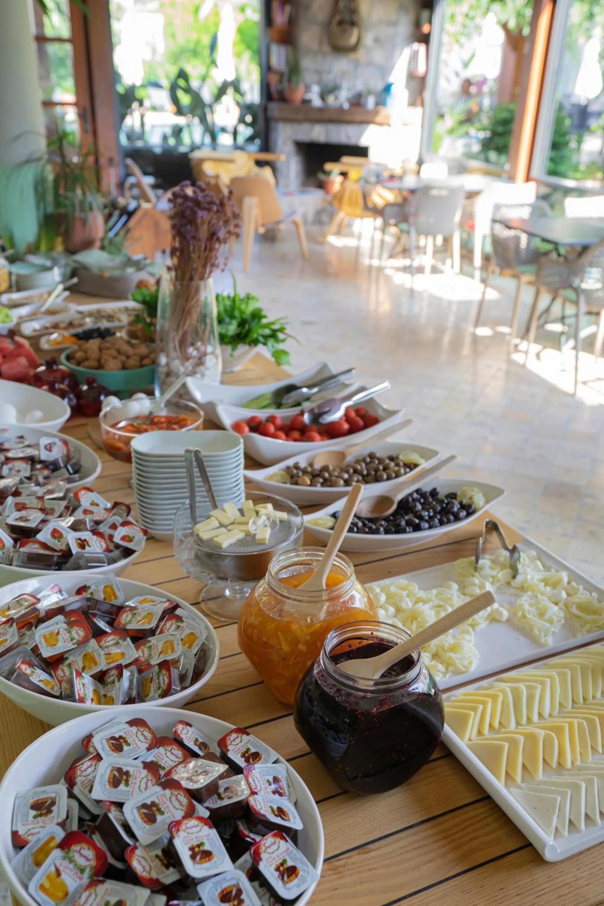 Restaurant/places to eat in WEST HOUSE EXCLUSIVE HOTEL