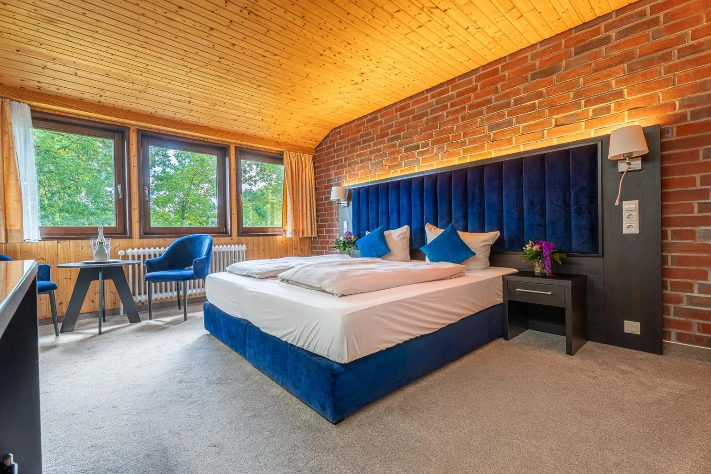 Photo of the whole room, Bed in Hotel Zur Heidschnucke