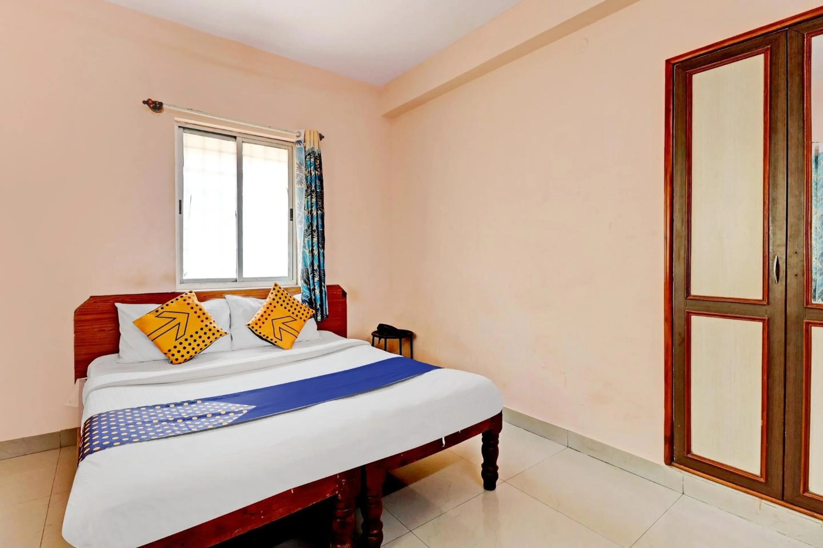 Bedroom, Bed in Hotel O Spot on S L V Comfort