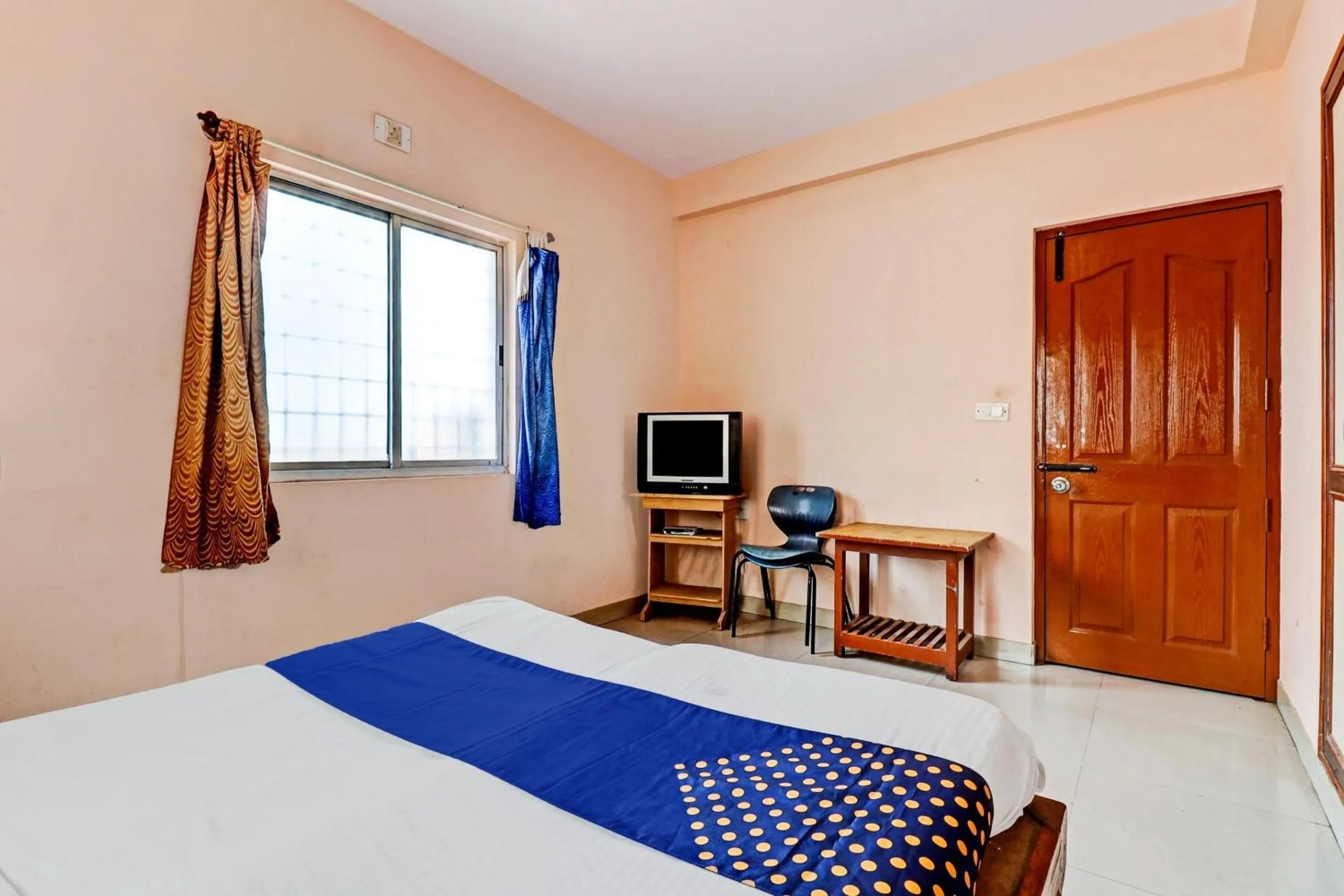 Bedroom, Bed in Hotel O Spot on S L V Comfort