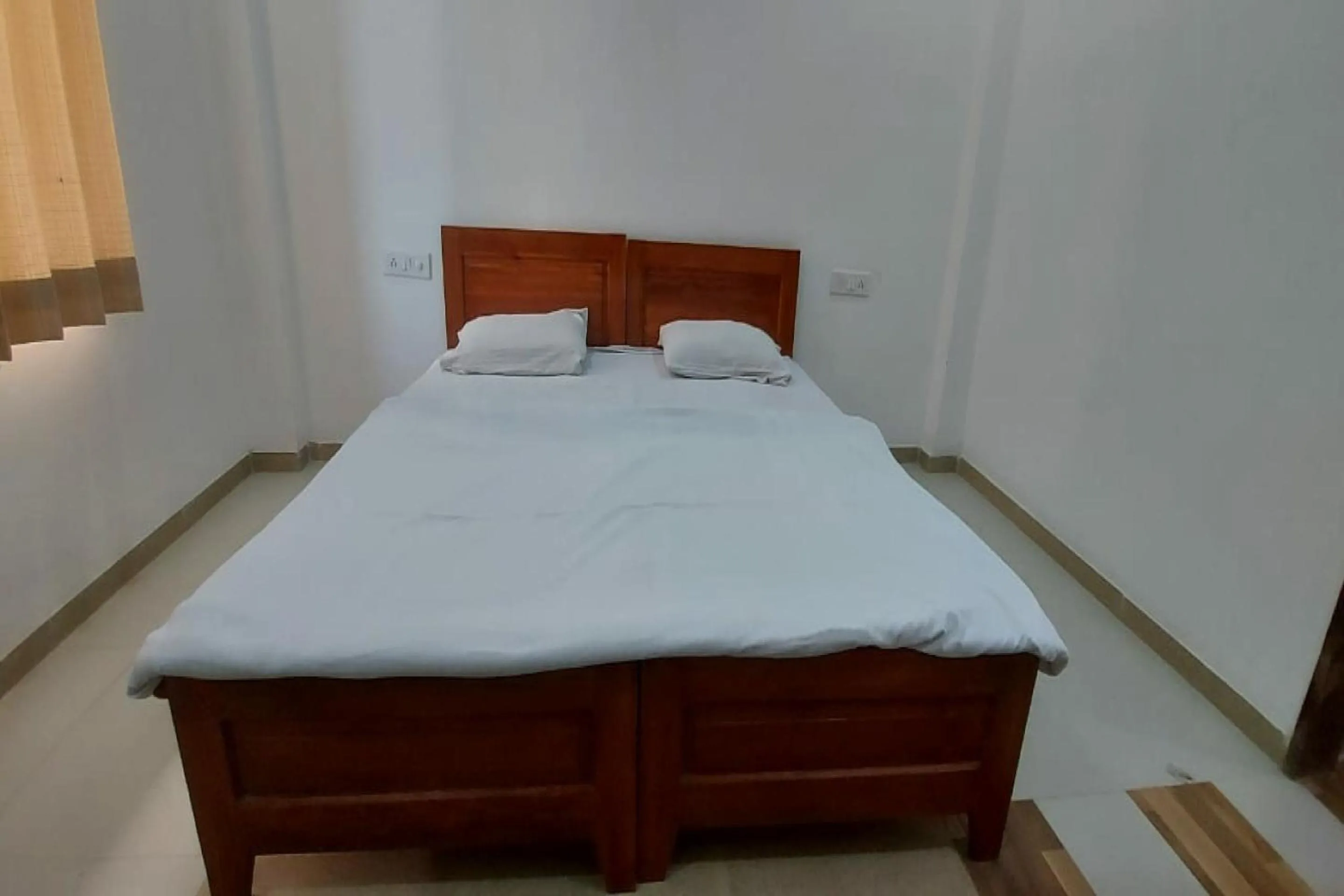 Bedroom in SPOT ON by OYO Shyam Dharamshala